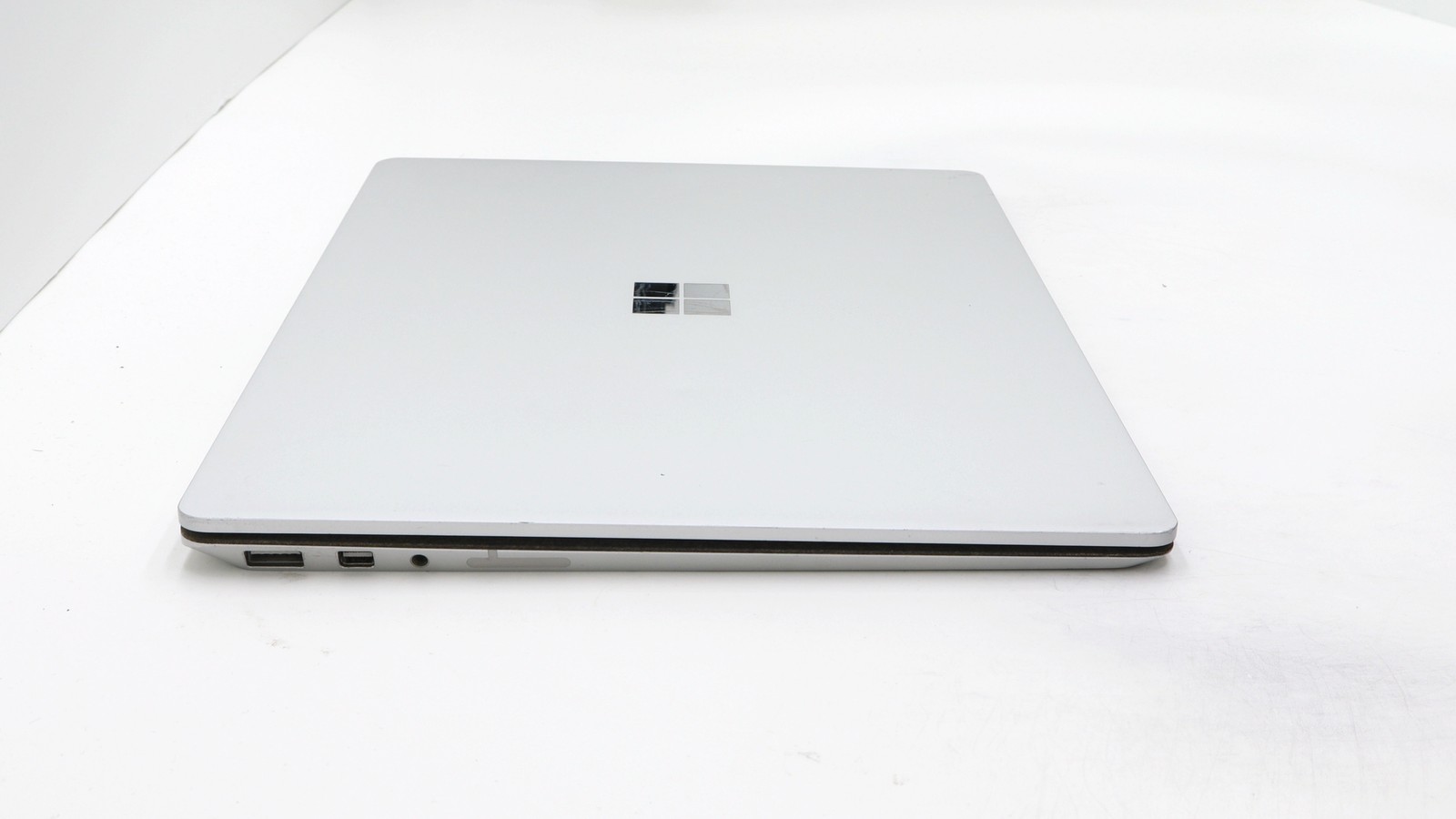 Microsoft Surface Laptop 14″ i7-7660u 16GB 512GB – Fair READ DESC