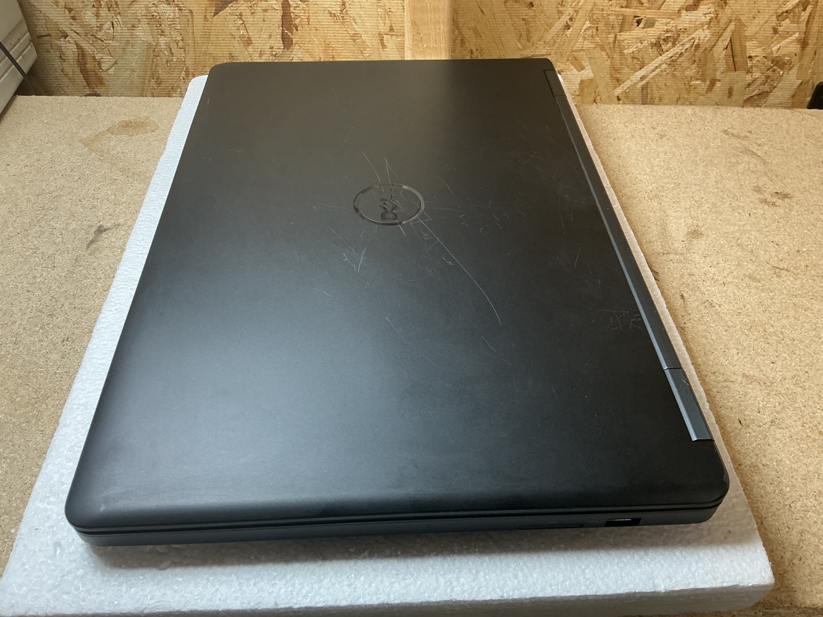 Dell latitude E5550 laptop core i7-5600U 2.60GHz 8GB Ram Windows 10 Pro