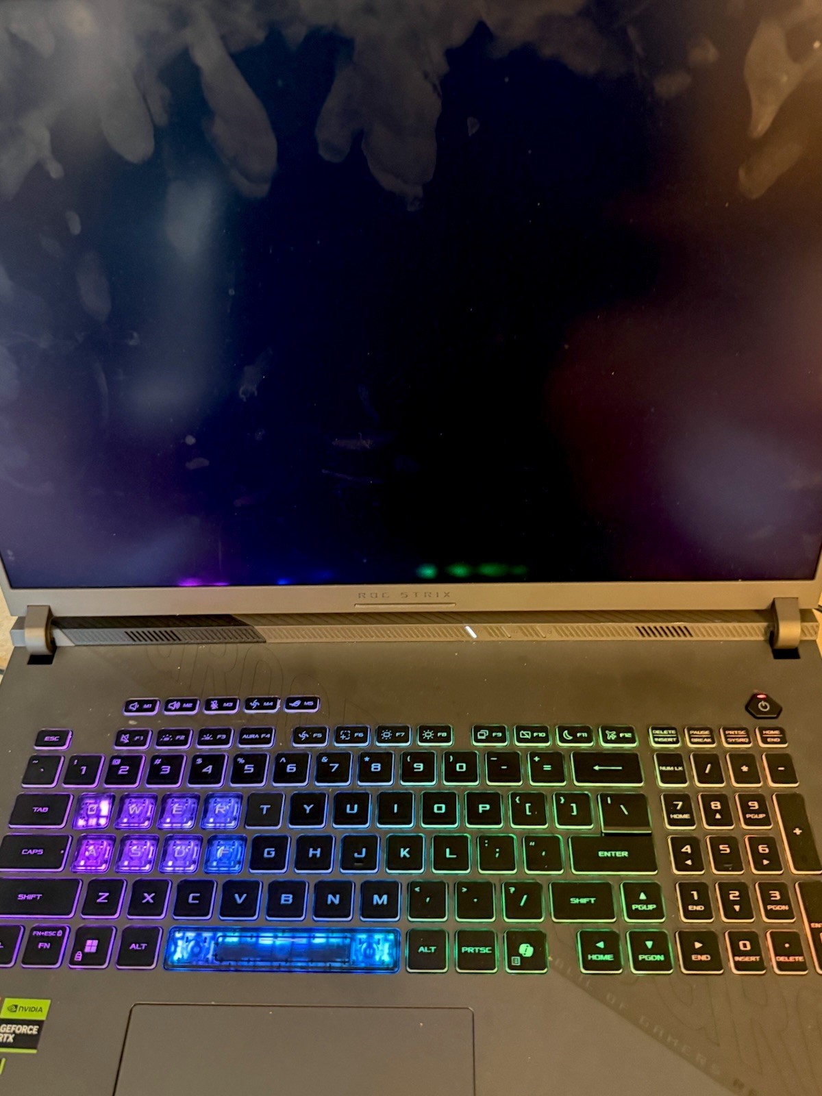 VERY GOOD Gaming Set Up: Asus ROG Strix G18 Laptop 1 TB – accessories included