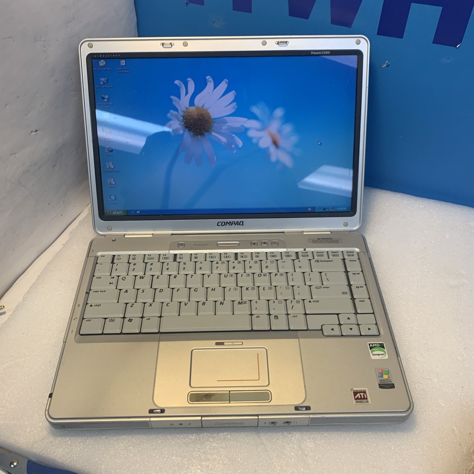 Compaq Predation V2000 AMD Septum 3100+ 1.8GHZ 2GB 40GB Windows XP SP3 Laptop