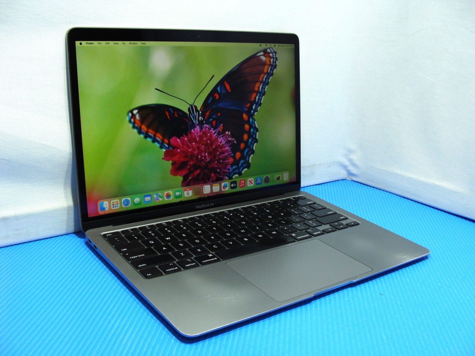 Apple MacBook Air 13″ A2179 2020 i5-1030NG7 1.1GHz 16GB 512GB OS Sonoma MVH2LL/A