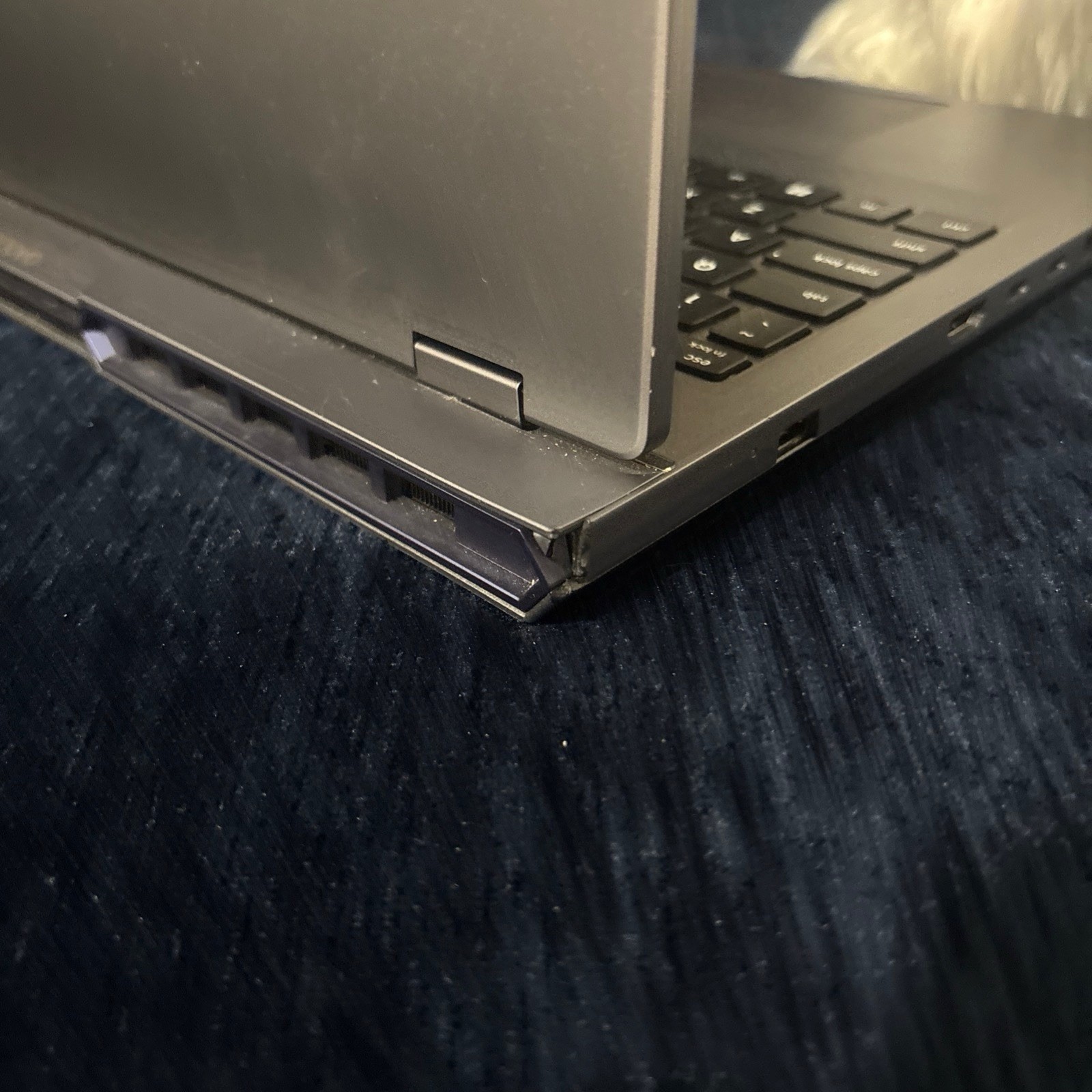 Lenovo LEGION 5i 16″ Gaming Laptop Ultra 9 275HX RTX 5060 32GB 1TB