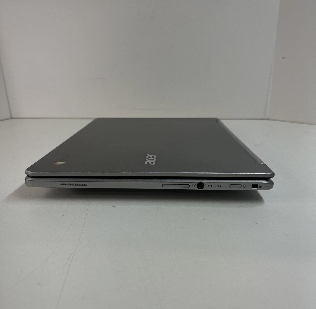 Acer N16Q10 ChromeBook 13.3″ Touchscreen FHD 4GB Ram 32GB eMMc ChromeOS