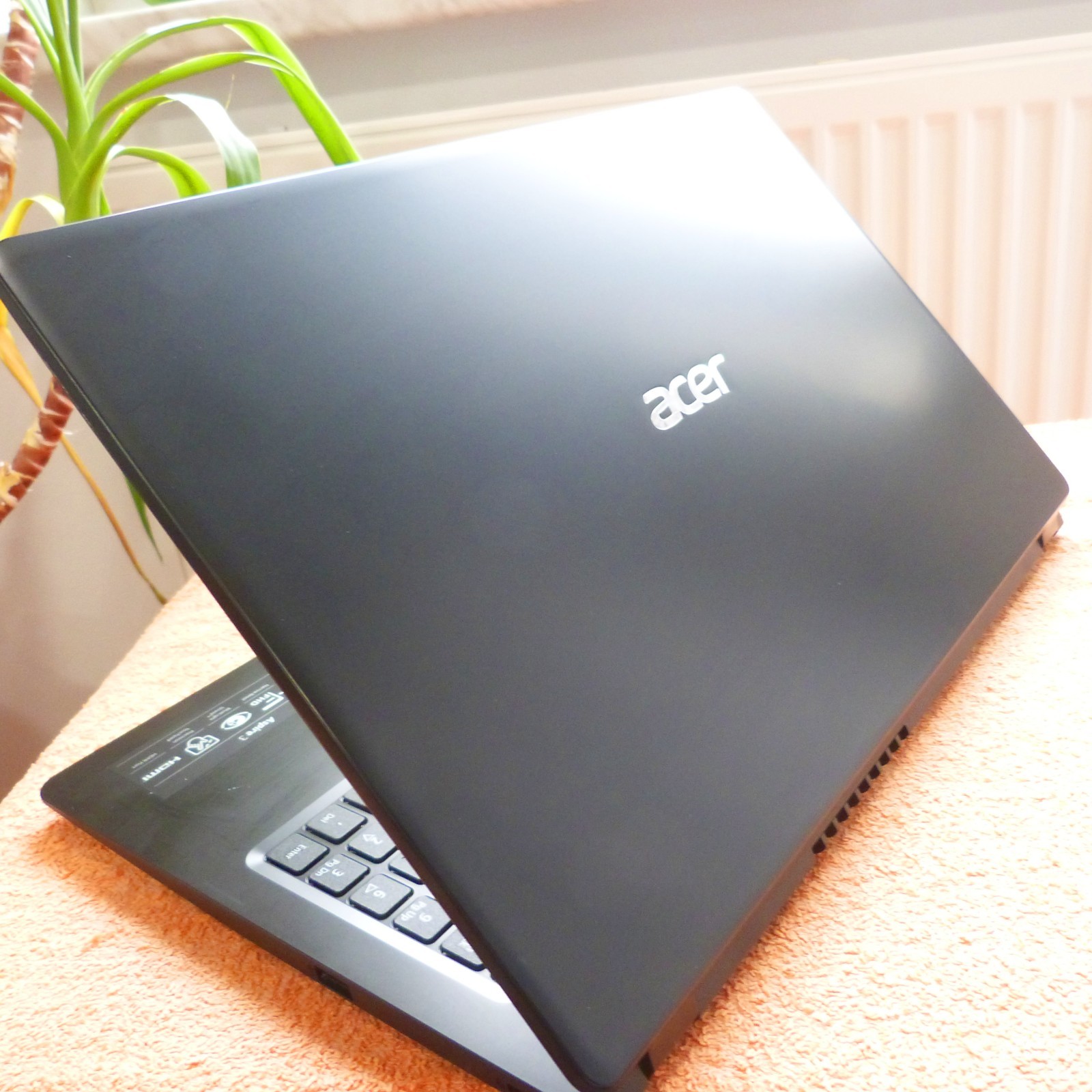 Acer A315 15″ FULLHD Ultrabook l 512GB SSD Windows 11 Pro l Core i5 10 Gen