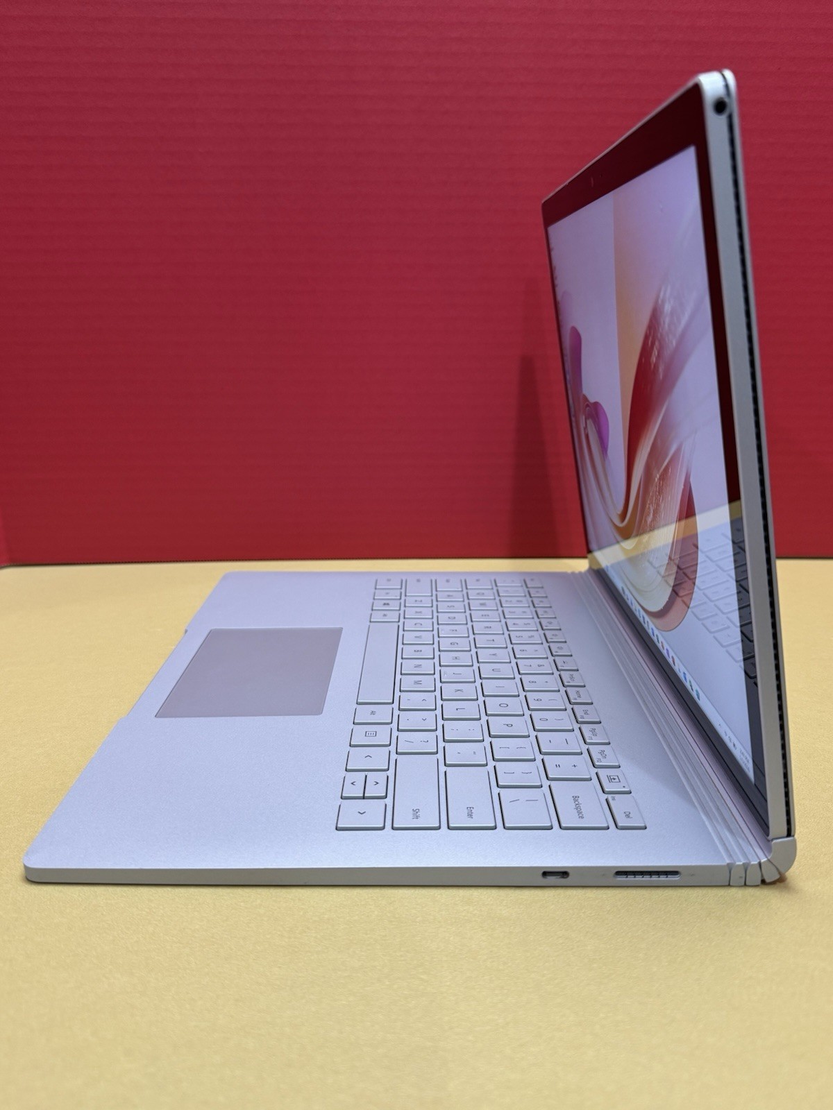 Microsoft Surface Book 2 13.5” i5 8350U 1.7GHz 8GB RAM 256GB 2 In 1 Laptop