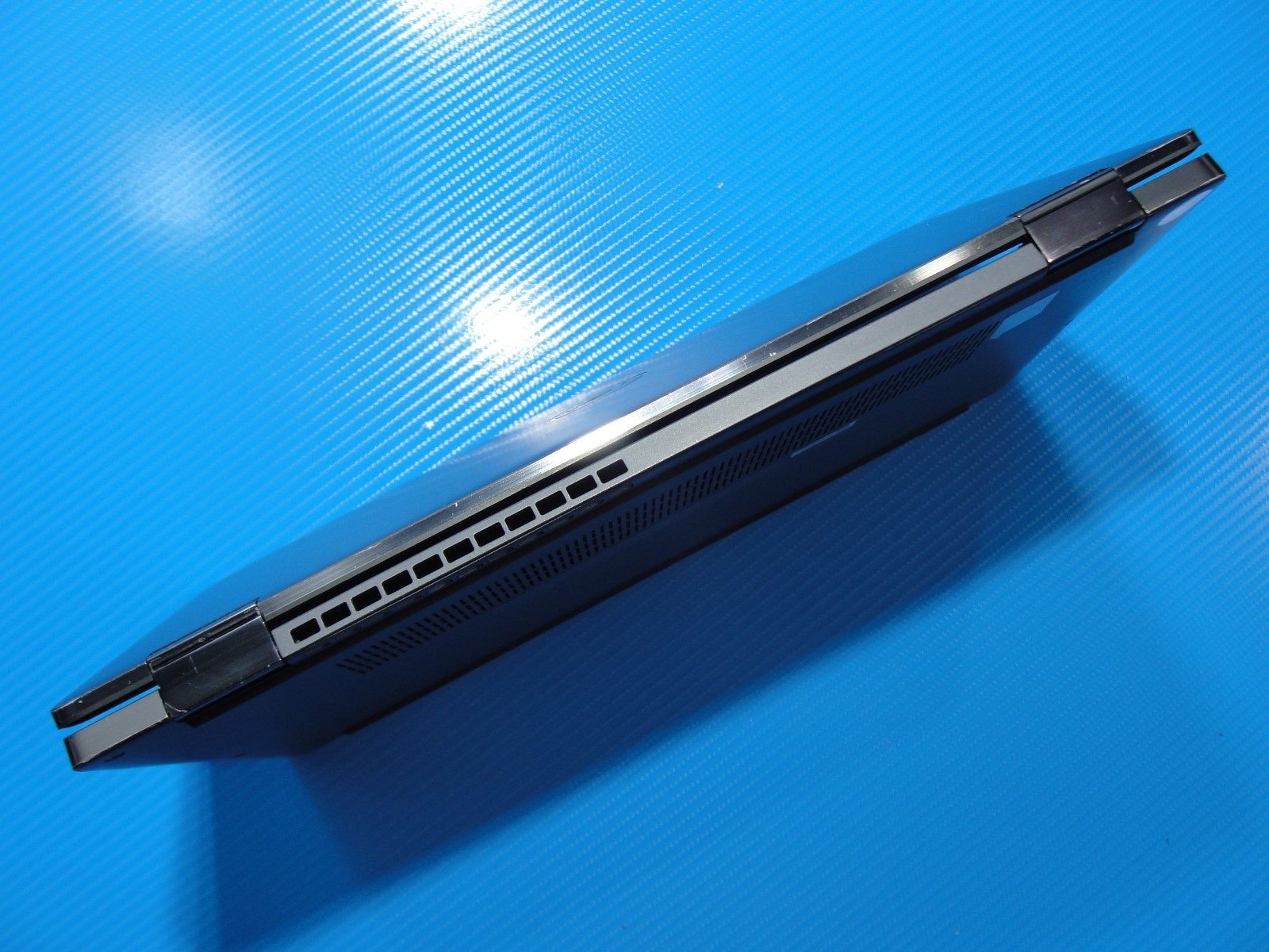 Dell Latitude 9330 13.3″QHD+ Touch Core i7-1260U 1.1GHz 16GB RAM 256GB SSD +PA