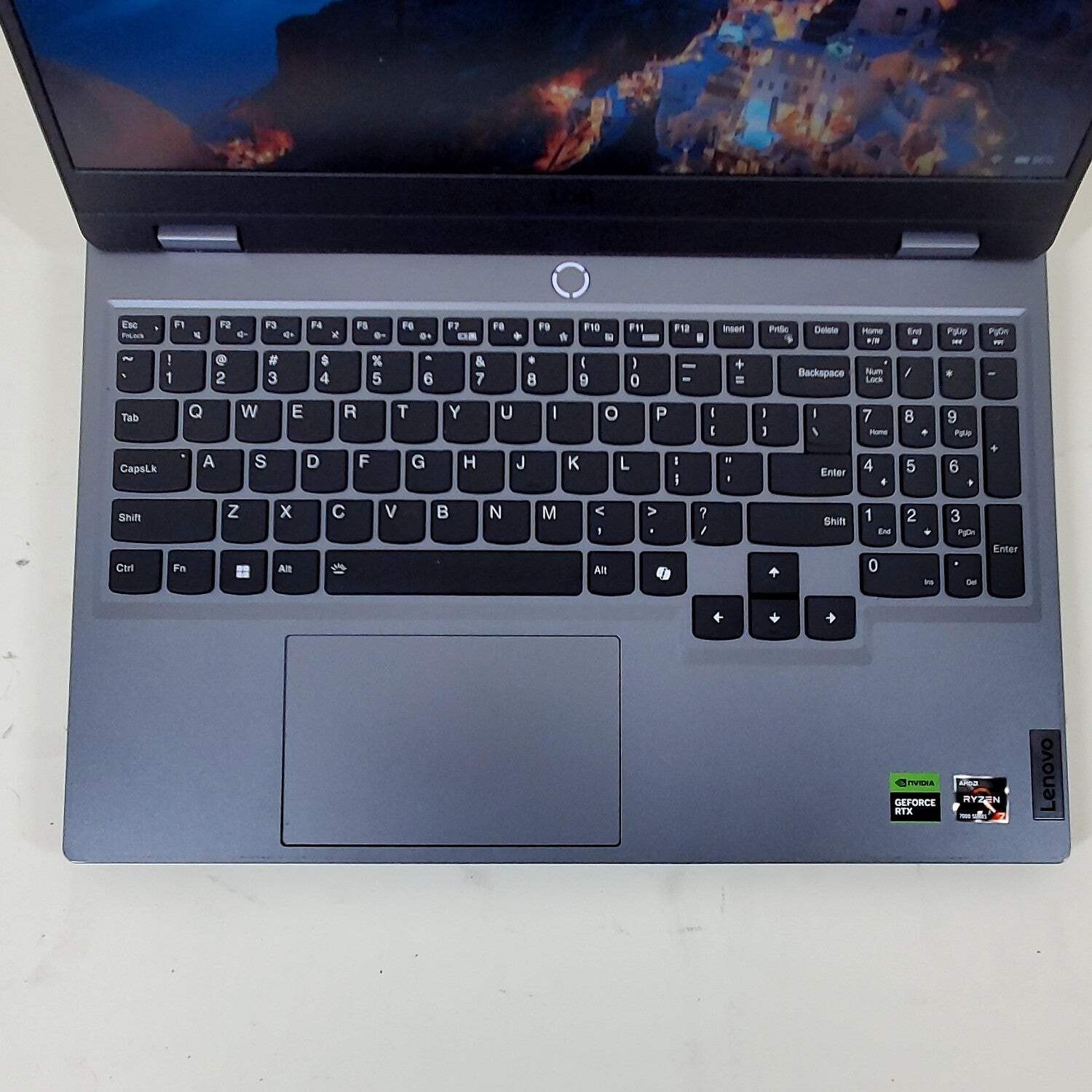 Lenovo LOQ 15 ARP9 15 Ryzen 7 7435HS 3.1GHz 512GB SSD READ