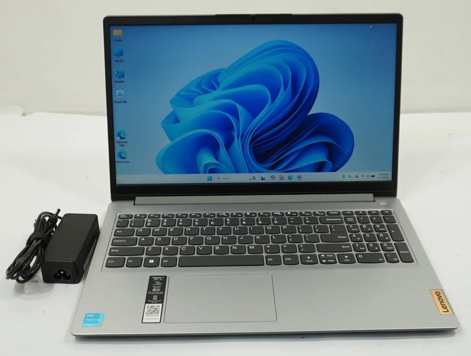 Lenovo 82LX IdeaPad 1 15.6″ FHD Intel Pentium Silver N6000 1.10GHz 4GB 128GB