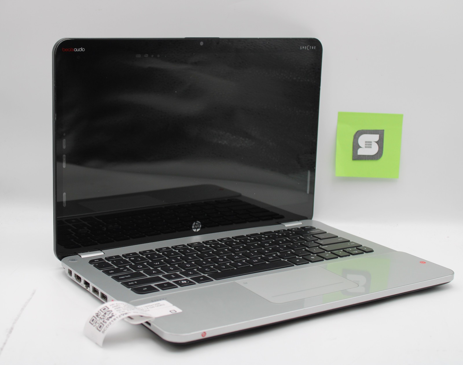 HP Envy 14 Spectre AMD-3020e @ 1.2 GHz 4GB RAM No SSD No OS No Boot *PARTS