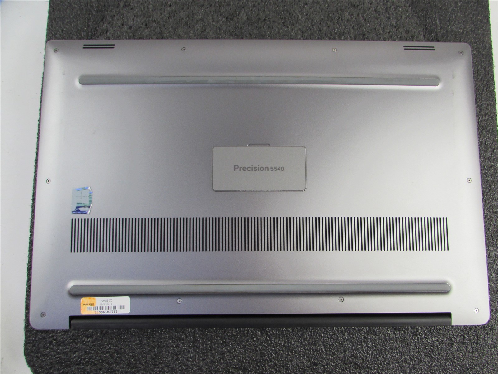 DELL PRECISION 5540 1920X1080 FHD I7-9850H 512GB SSD 16GB RAM T2000 NO O.S