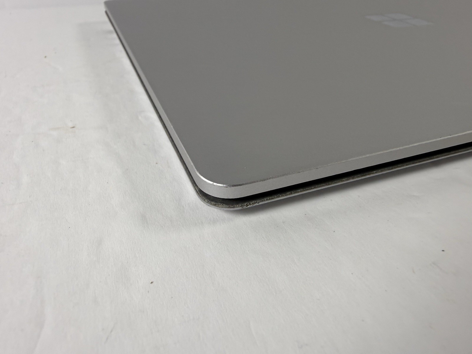Microsoft Surface Laptop 5 13.5” 1950 Intel Core i7-1265U 16GB RAM 512GB NVME