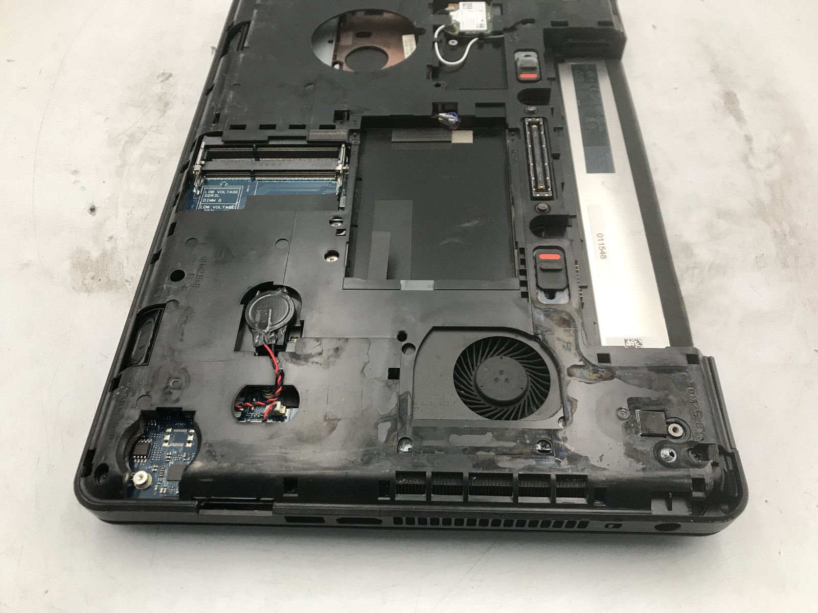 DELL LATITUDE E5440 – BOOTS TO BIOS/LOCKED – INTEL I3 4010U – NO RAM – READ – BB