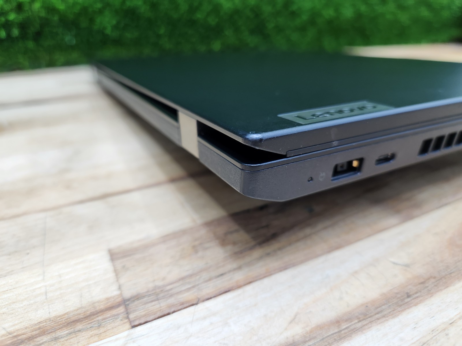 Lenovo ThinkPad P15v Gen 2 15.6″ FHD i7-11800H 16GB Nvi. T600 Windows 11 Pro ~