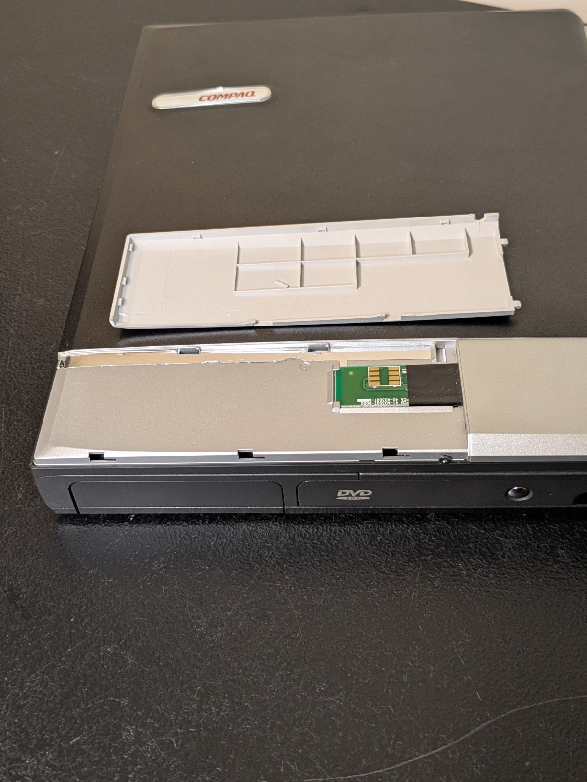 PARTS REPAIR Compaq N1000v Vintage Laptop Series PP2140 Model 1456QL1T NO POWER