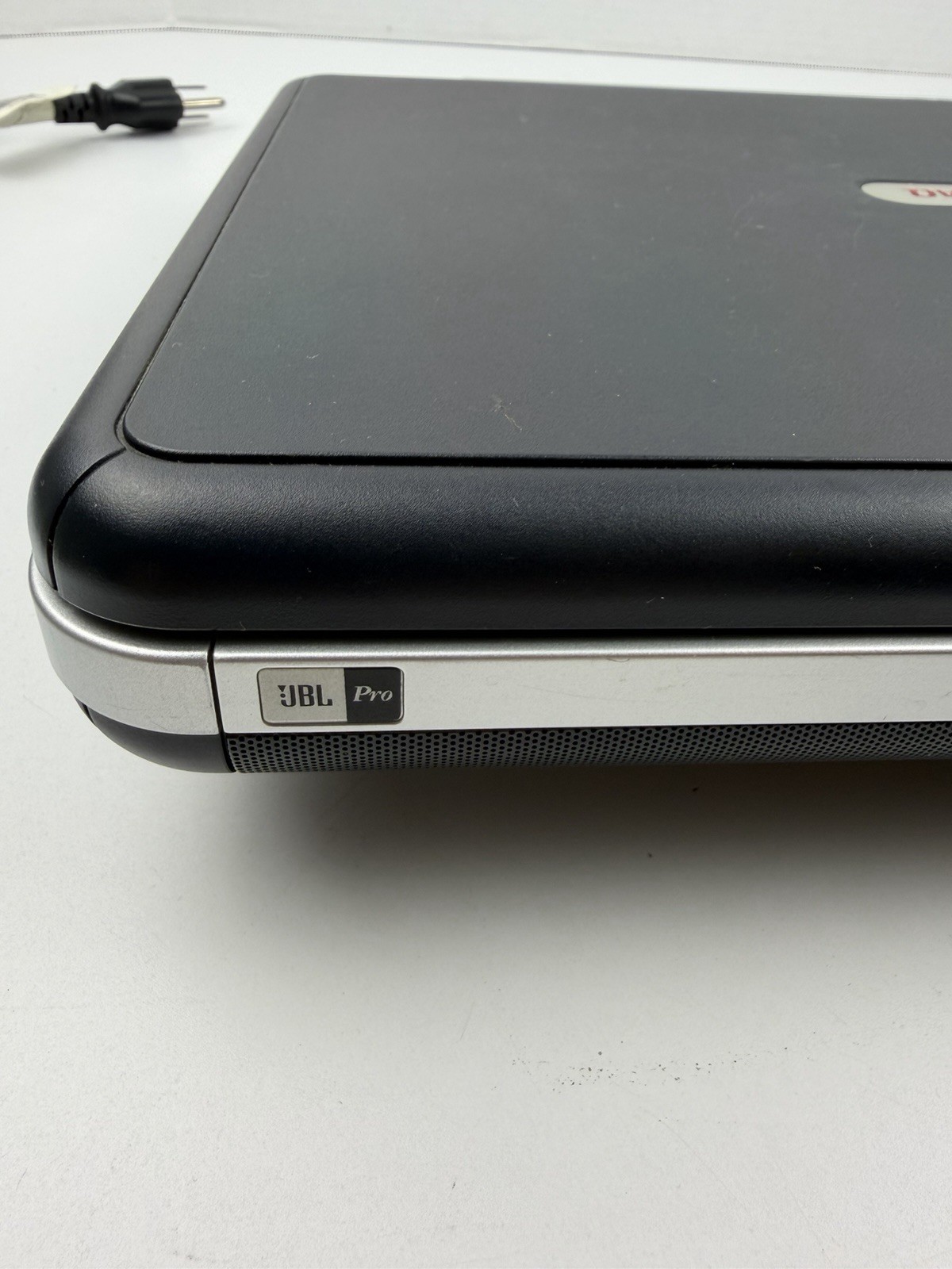 COMPAQ Presario R3000 | Laptop | Windows XP Professional | With power Cord