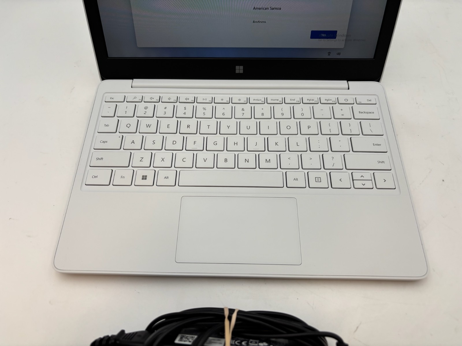 Microsoft Surface Laptop SE 11.6″ 128 GB SSD 8 GB RAM Celeron N4120 Win 11 Home