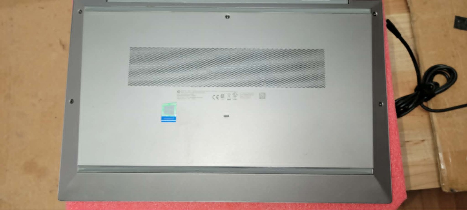 HP ZBook Firefly 15 G7 Mobile Workstation i7-10510U@1.8GHz 4GB No SSD/OS Works