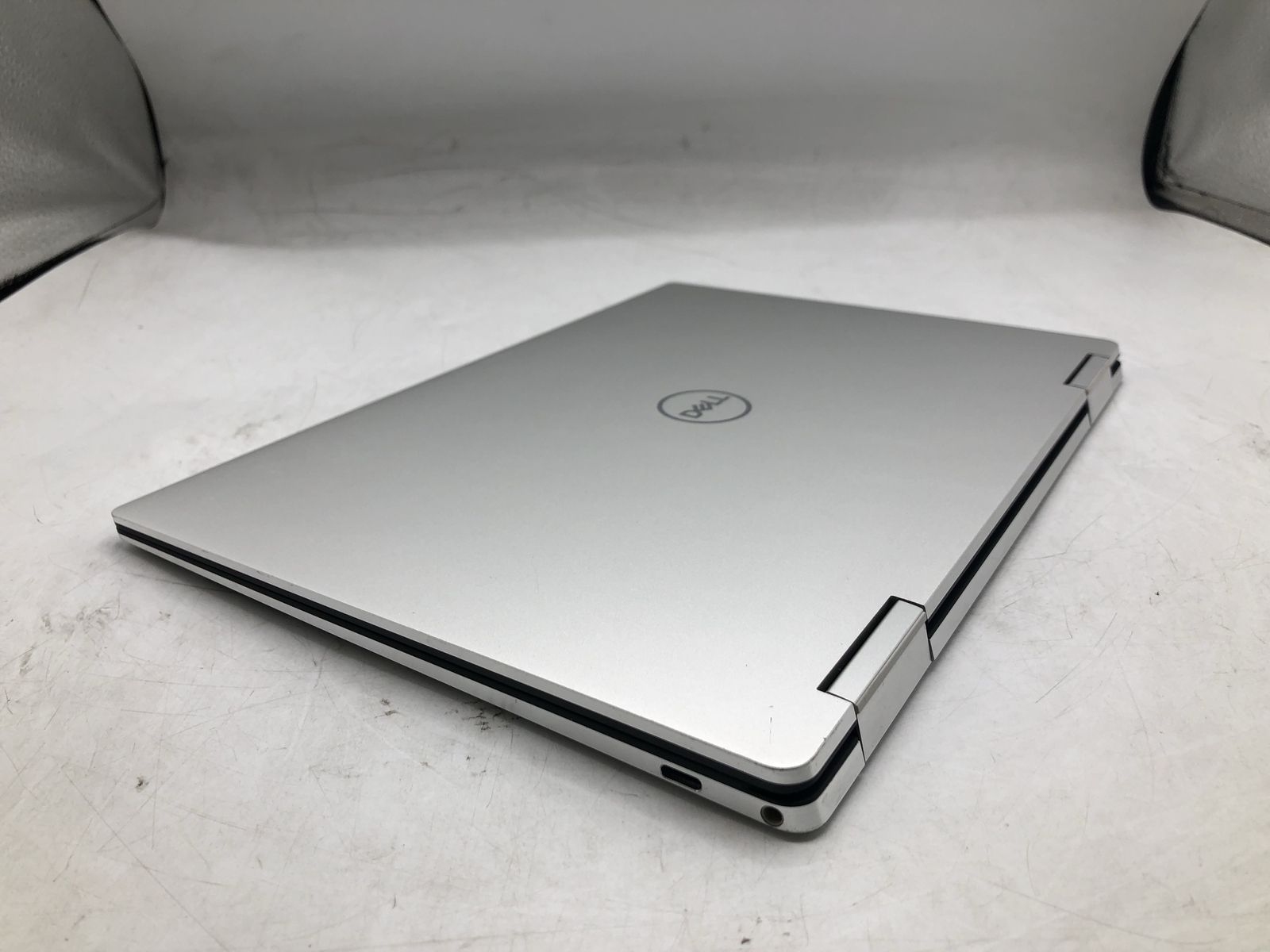 DELL XPS 13 9310 2-In-1 13.4″ i5 2.4GHz 8GB 256GB Low Battery Health GRADE C