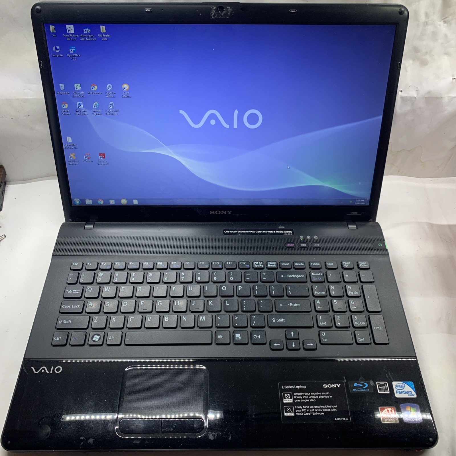 Sony VAIO 17” E Series Pentium P6100 4GB RAM 300GB HDD Blu-ray Win7 PCG-91111L