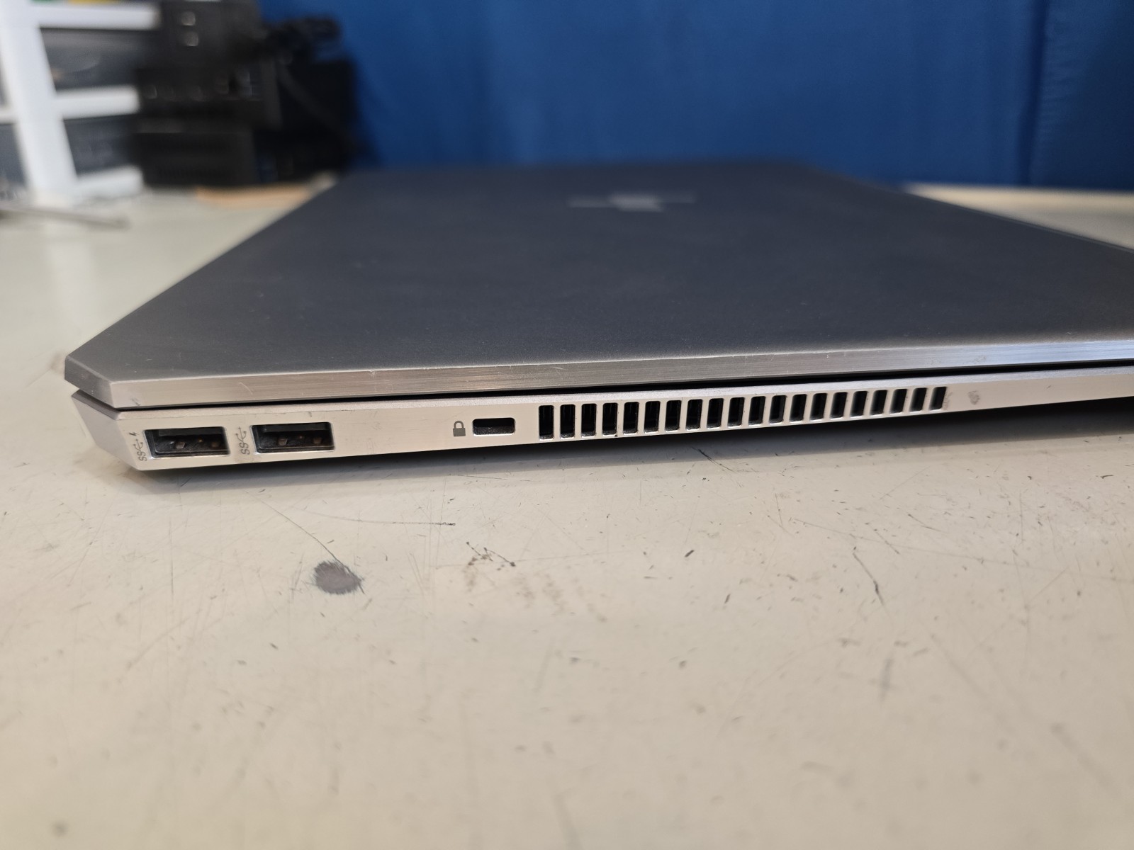 HP Zbook Studio x360 G5 Touch 15.6″ Xeon E-2176M 16GB/512GB Quadro P1000 11 Pro
