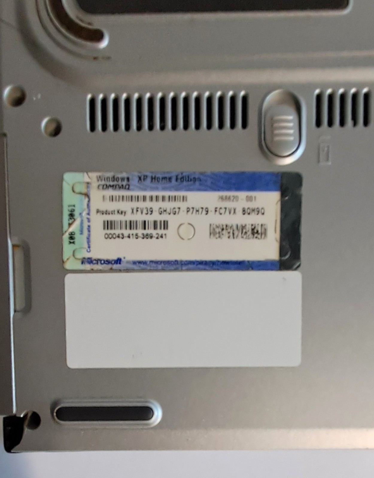 Compaq Presario 1500 Windows XP Home Edition Laptop
