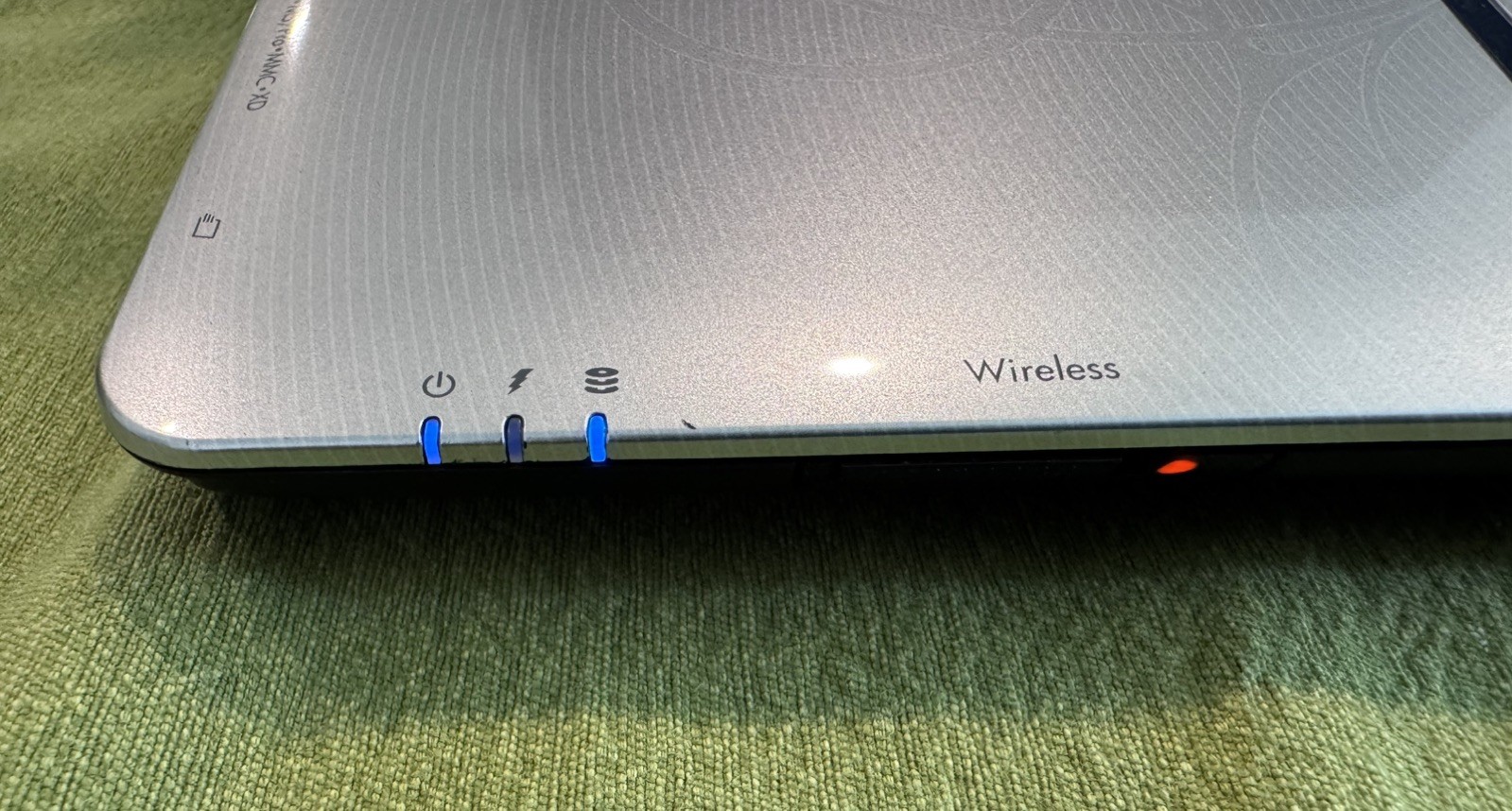 HP Pavilion dv2000 Genuine Intel core 2 Duo 2.00GHz 2GB RAM 140GB HDD Win7 DVDRW