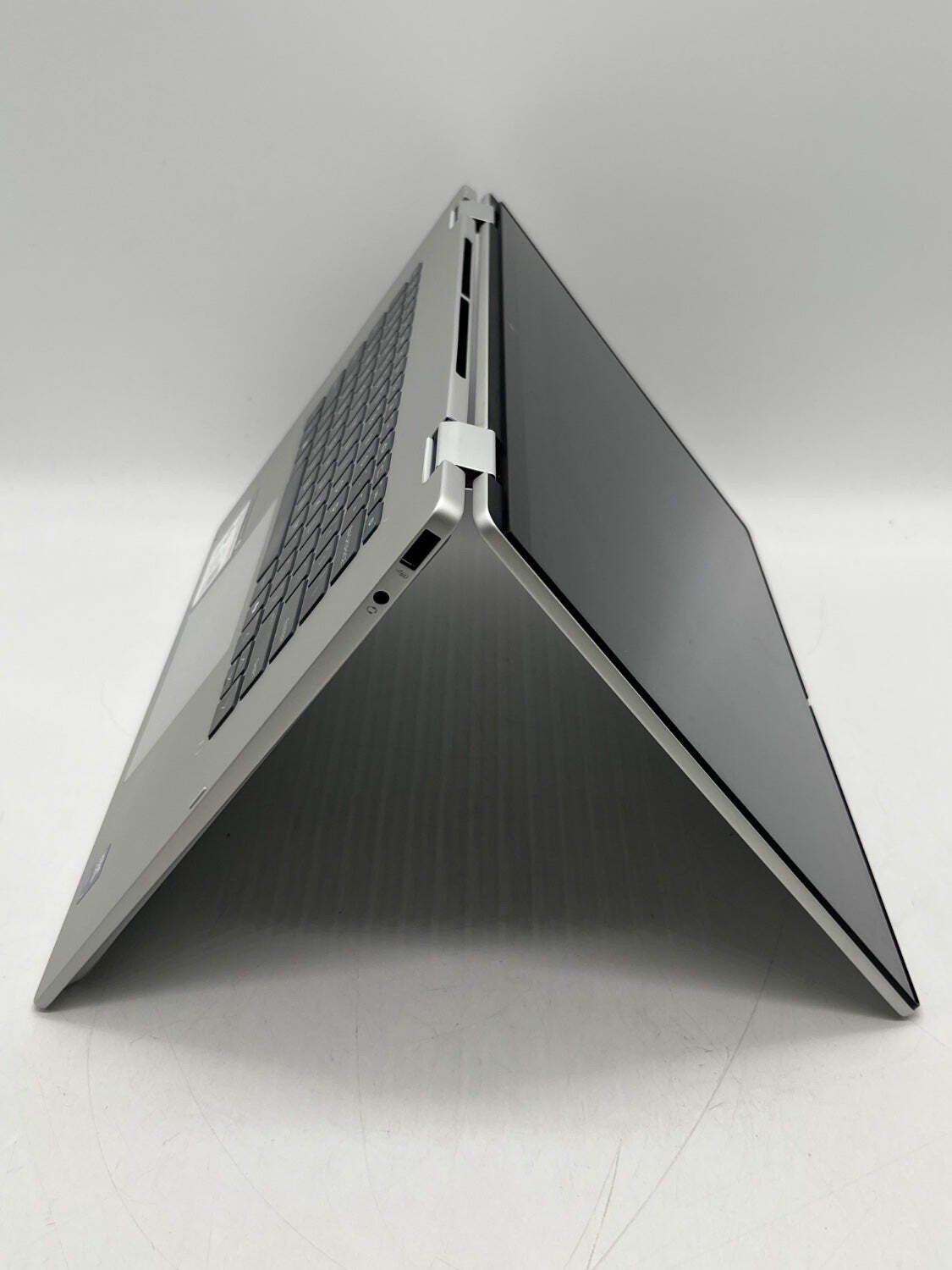 HP Omnibook 7 Flip 16-AU0265NR 16″ Core Ultra 5 226V 2.1GHz 16GB RAM 512GB SSD
