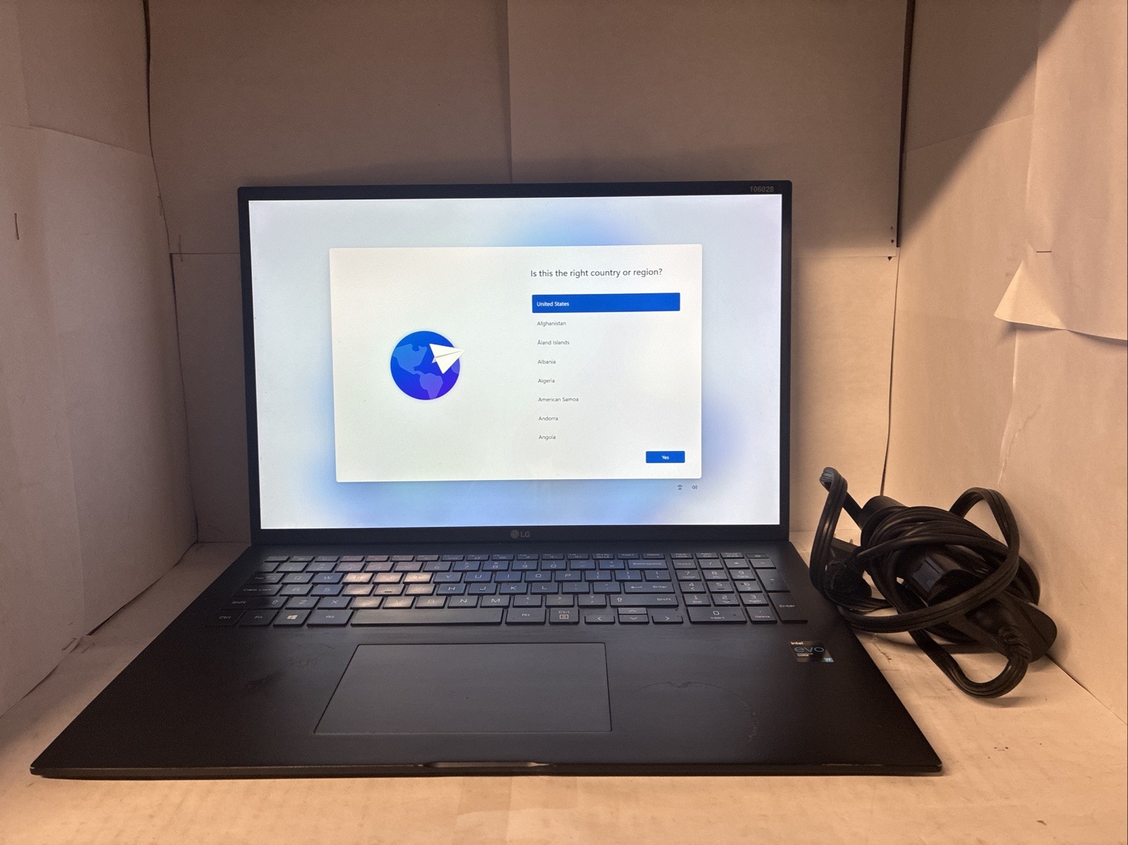 LG Gram 17″ Laptop i7-1165G7 16GB RAM 512GB SSD Win 11 Pro Black – W/ Charger