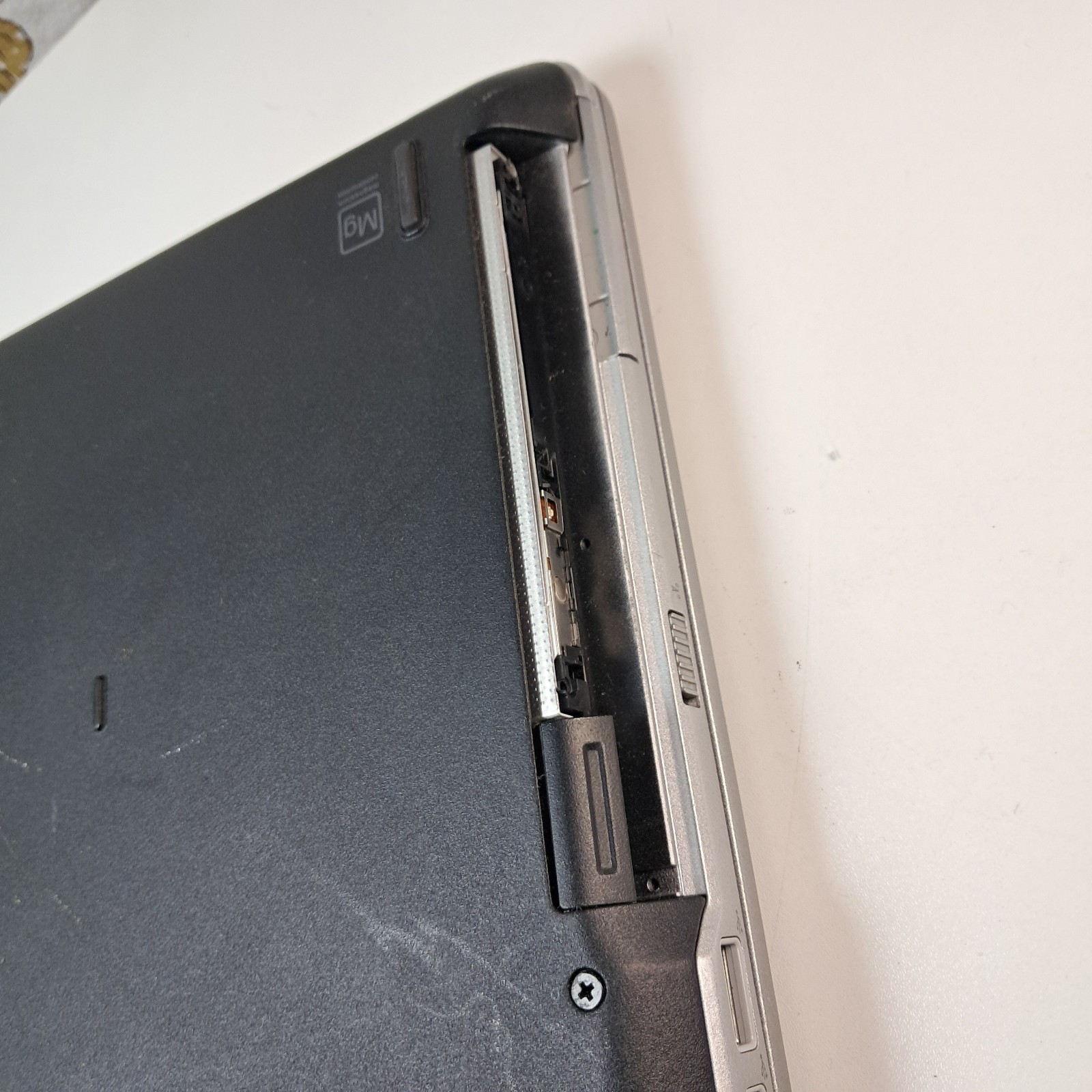 DELL LATITUDE E6420 – FOR PARTS/BAD LCD – INTEL I7 2ND GEN – 4GB RAM