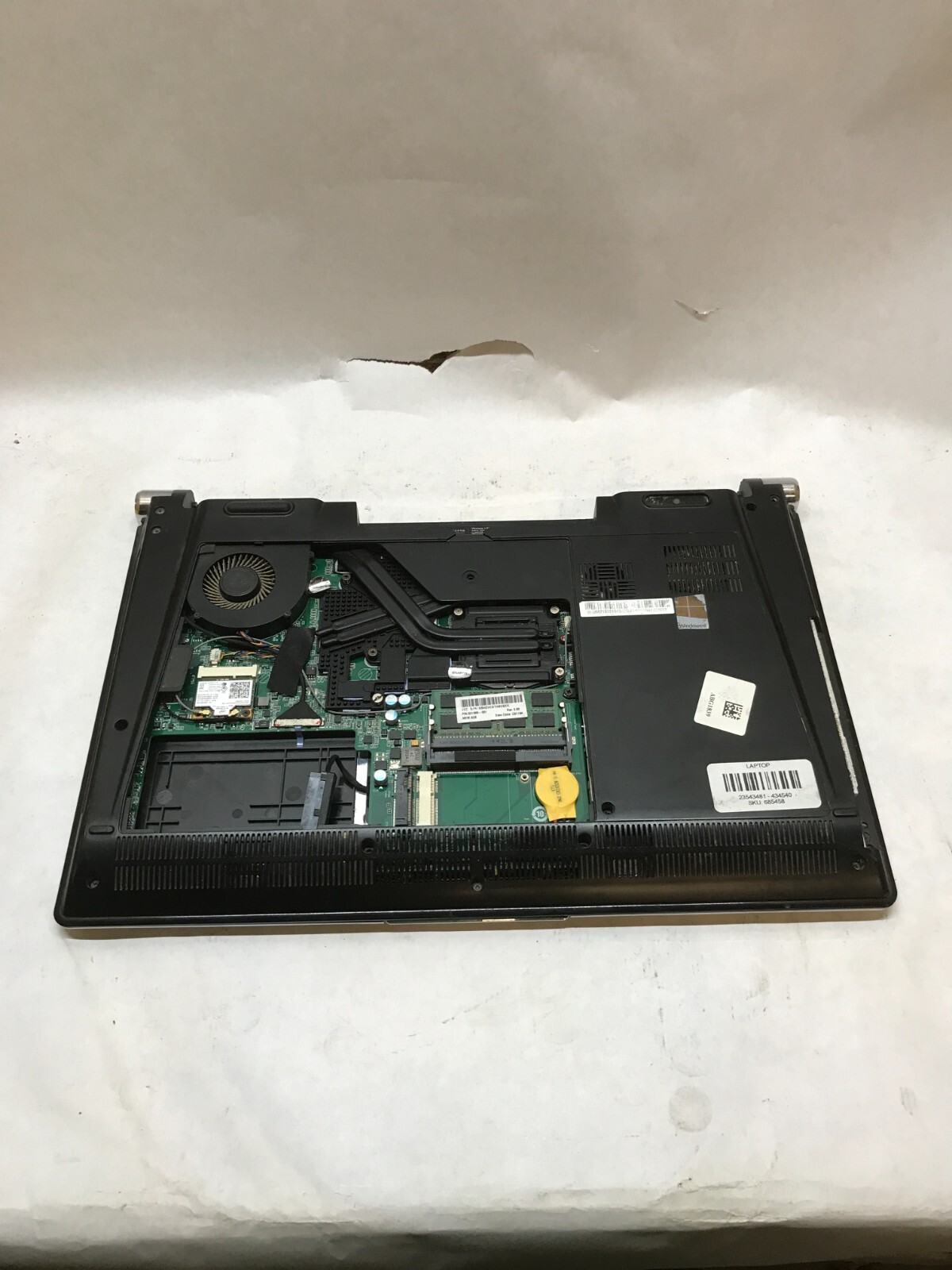 Gigabyte P25 15″ Intel Core i7-4700MQ 4GB RAM NO HDD/OS For Parts READ AS IS -DW
