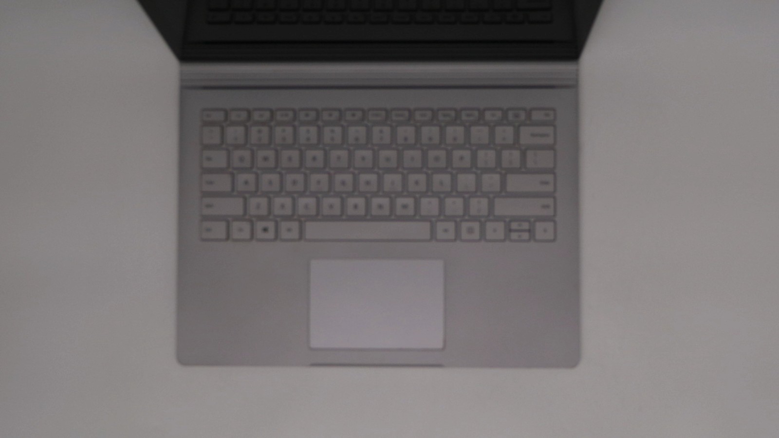 Microsoft Surface Book 13″ i7-6600u 16GB 512GB – Good
