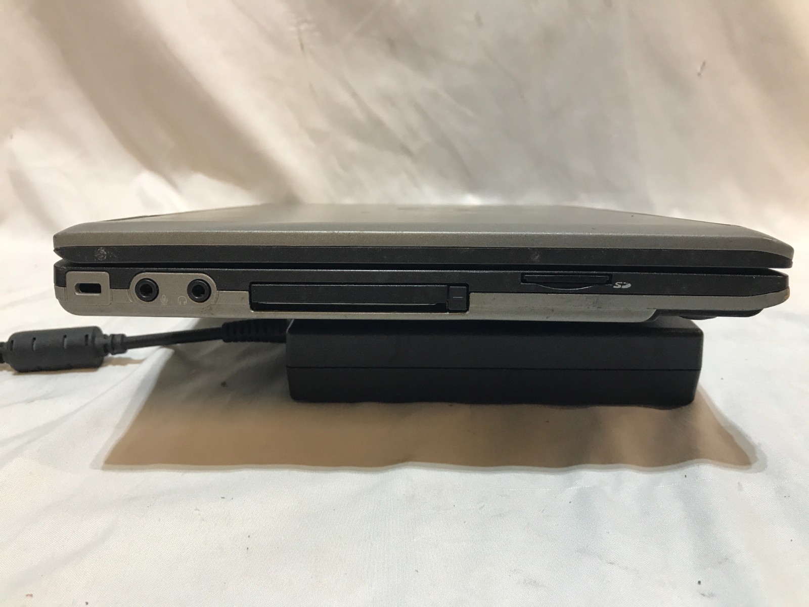 Dell Latitude Laptop D420 Duo Core 1GB 80HD Serial Windows XP Charger Vintage