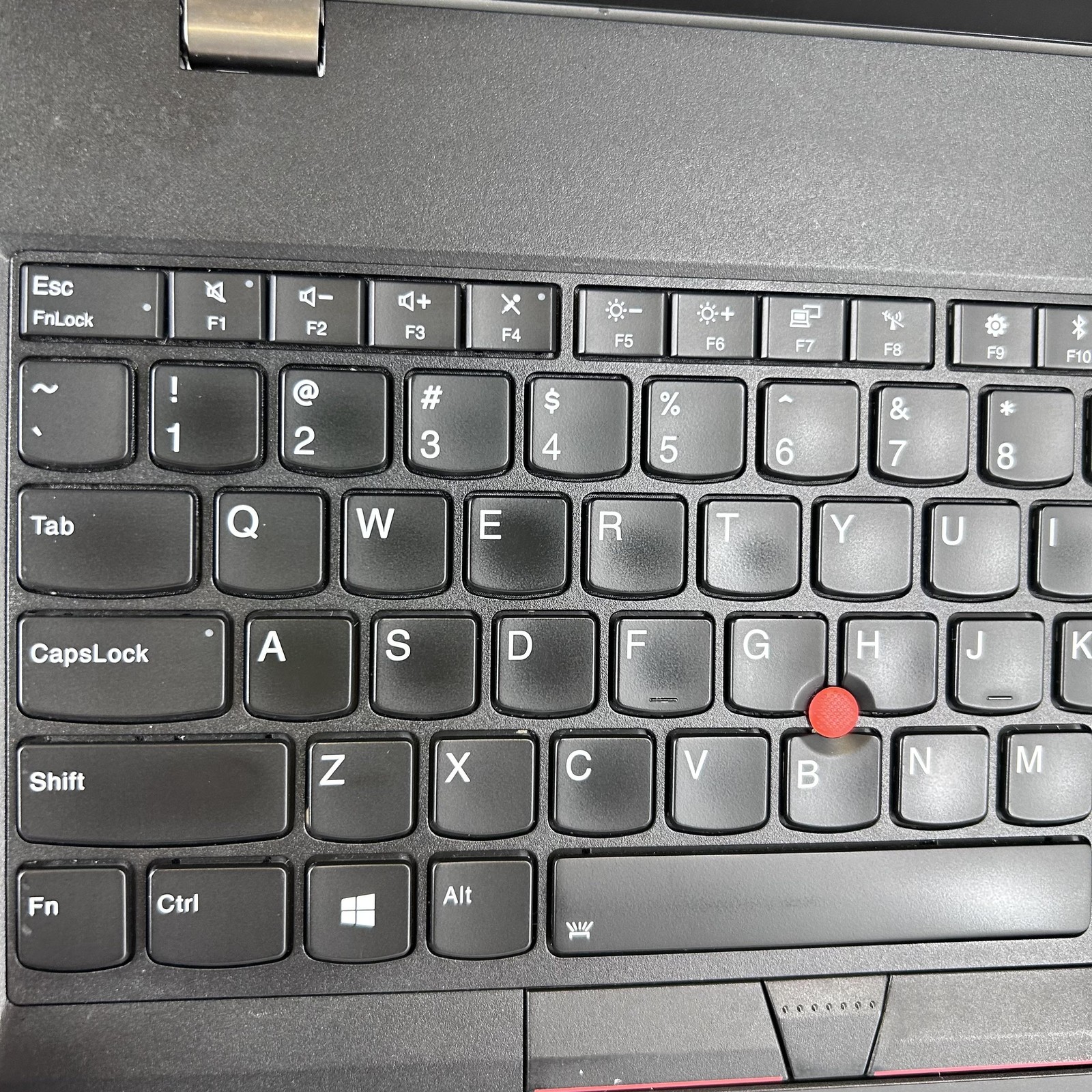 Lenovo ThinkPad T580 15.6 FHD TOUCH i7-8650U 1.90GHz 16GB 256GB SSD WHITE SPOTS