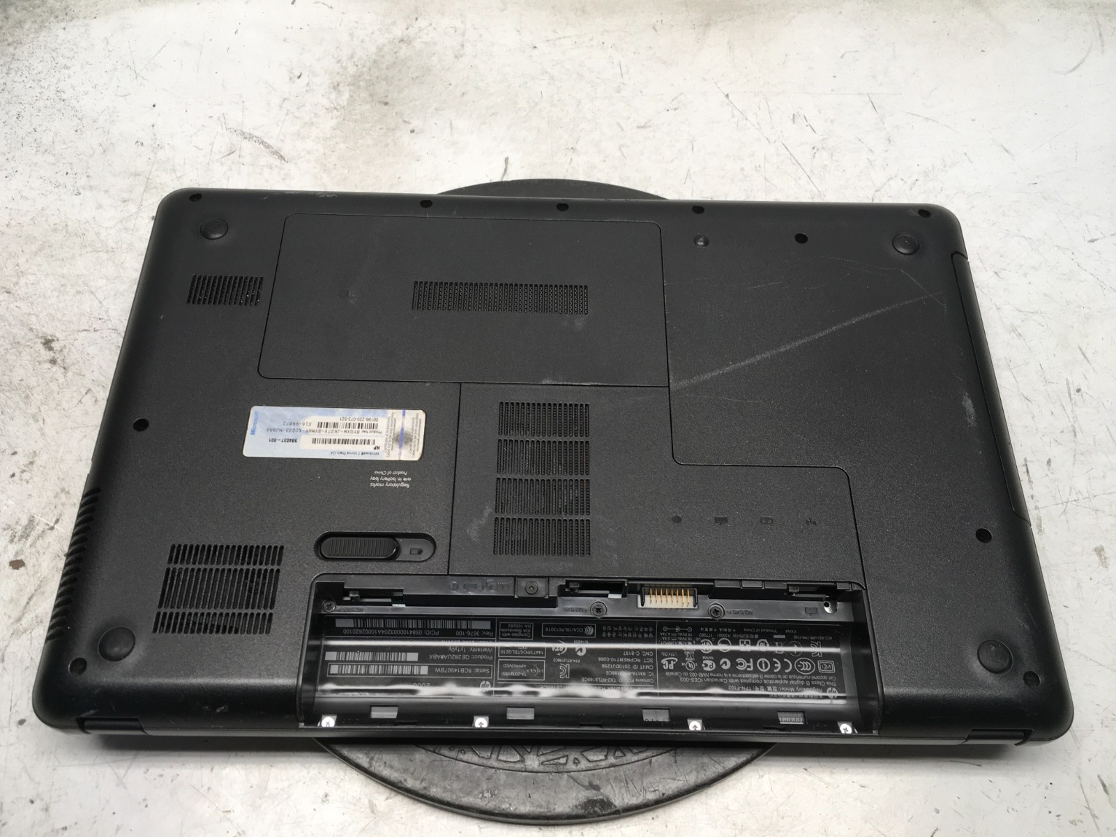 HP 2000-299WM Intel Celeron Dual-Core T3500 2100MHz 3 GB NO HDD