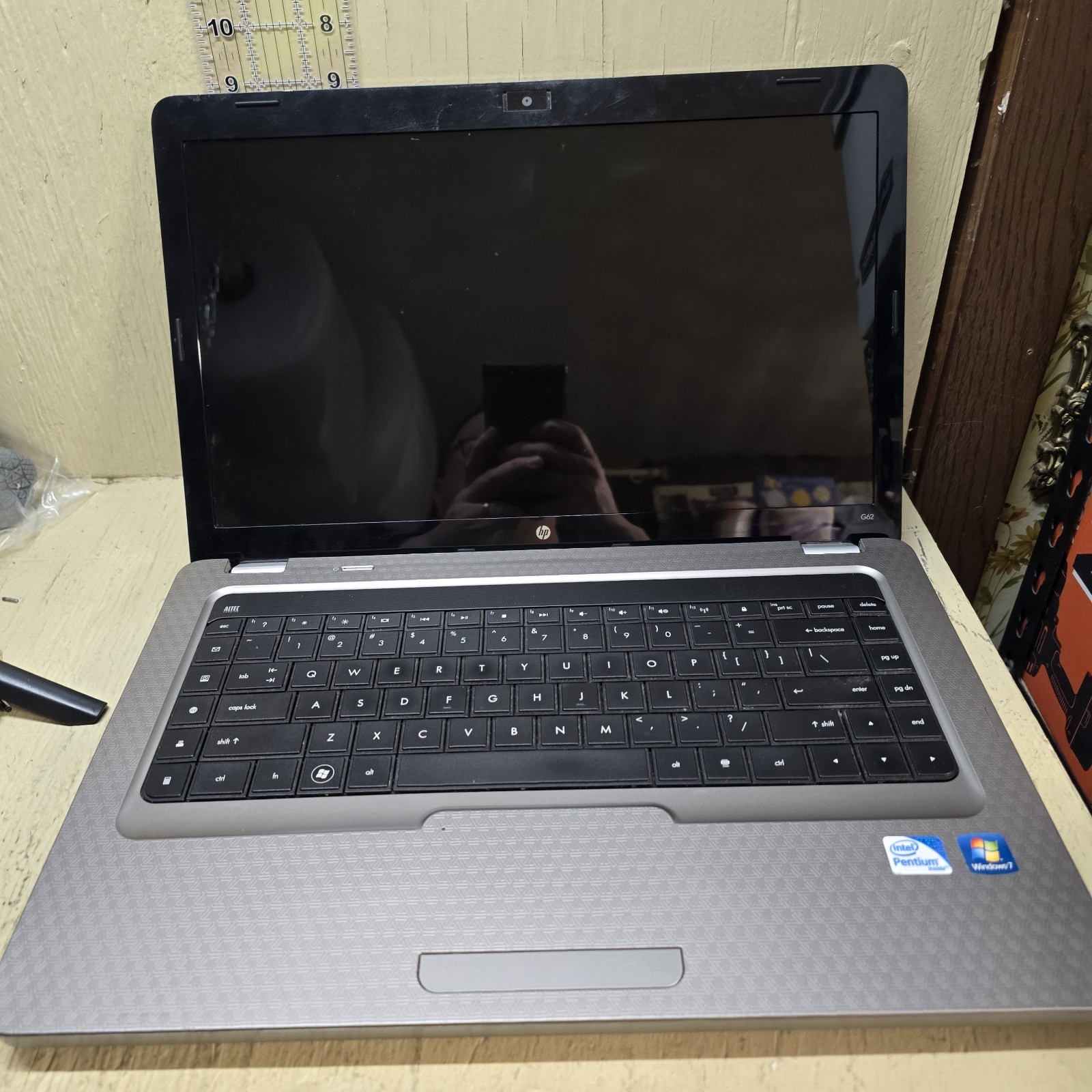 HP G62-225DX Laptop Pentium 2GB RAM No HDD No Battery No Power Parts Repair