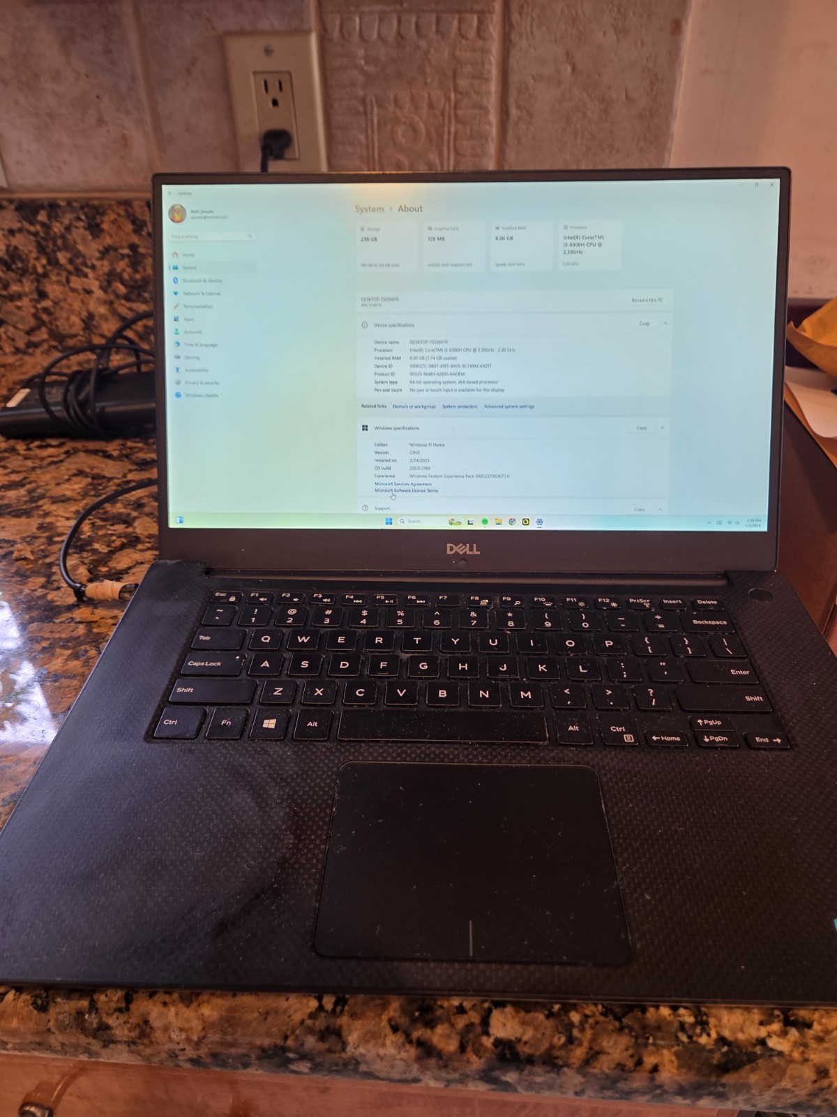 Dell XPS 15 9570 Intel Core i5-8300H 2.3GHz 8GB RAM 256GB NVMe