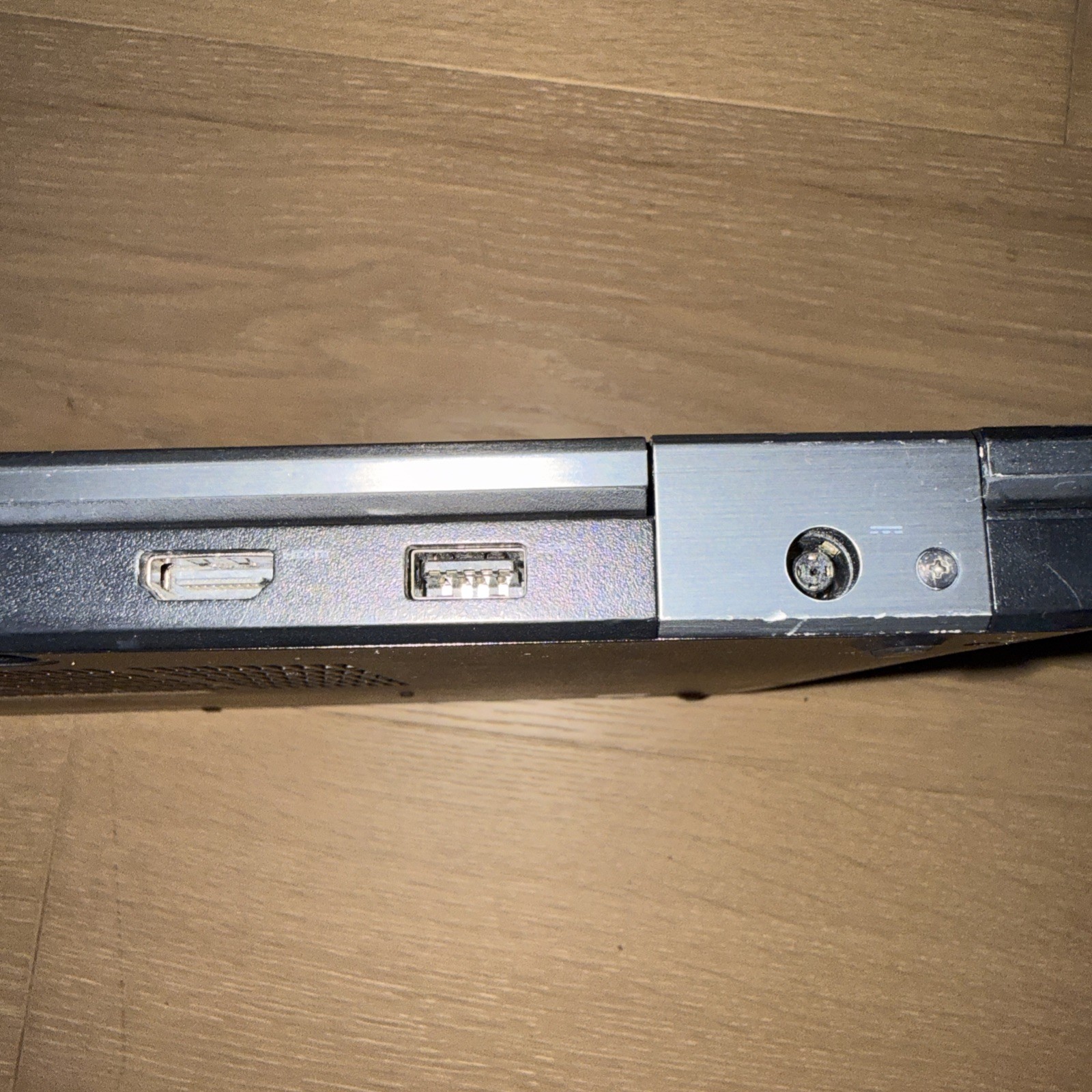 Dell Latitude E5550 Intel Core I5-5200U 2.2GHz, No RAM, No HD, No Battery