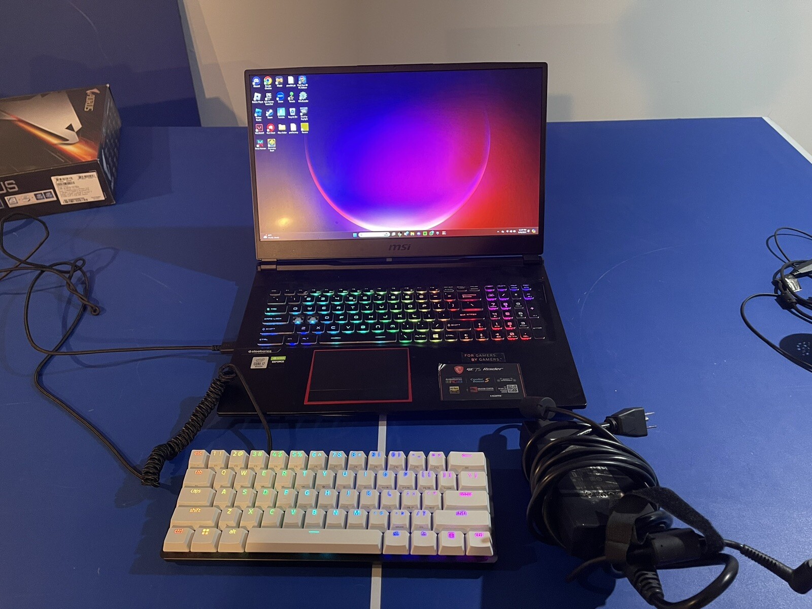 MSI GE 75 Raider 2021 Edition w/ Razer Huntsman Mini Keyboard