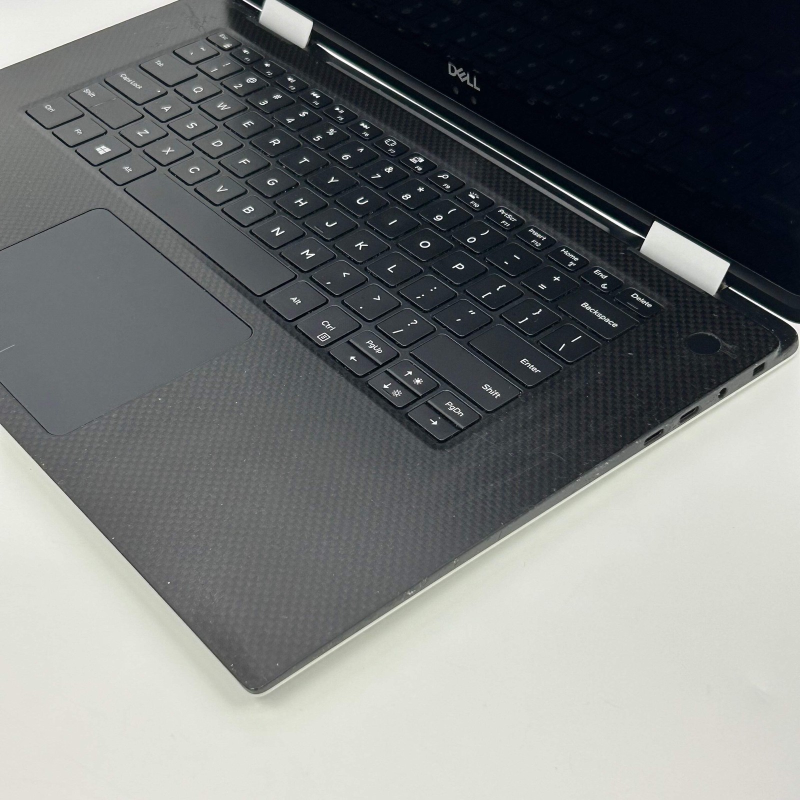 Dell XPS 15 9575 15.6″ Touch 2-in-1 Laptop – i7-8705G 3.10GHz 16GB RAM 256GB SSD