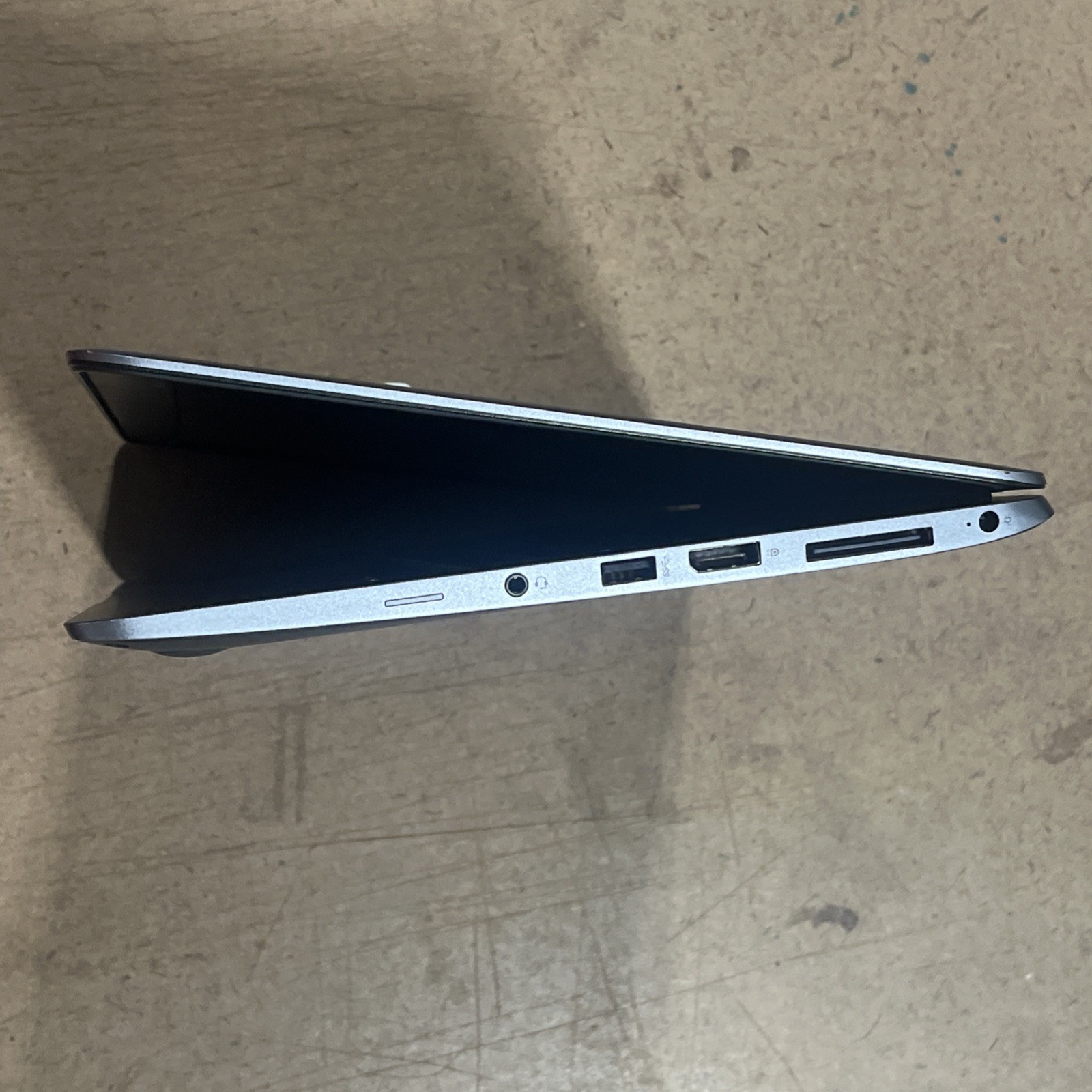 HP EliteBook Folio 1040 G1, i5-4300U@ 1.9Ghz, 8 GB, 128GB SSD Touchscreen-READ