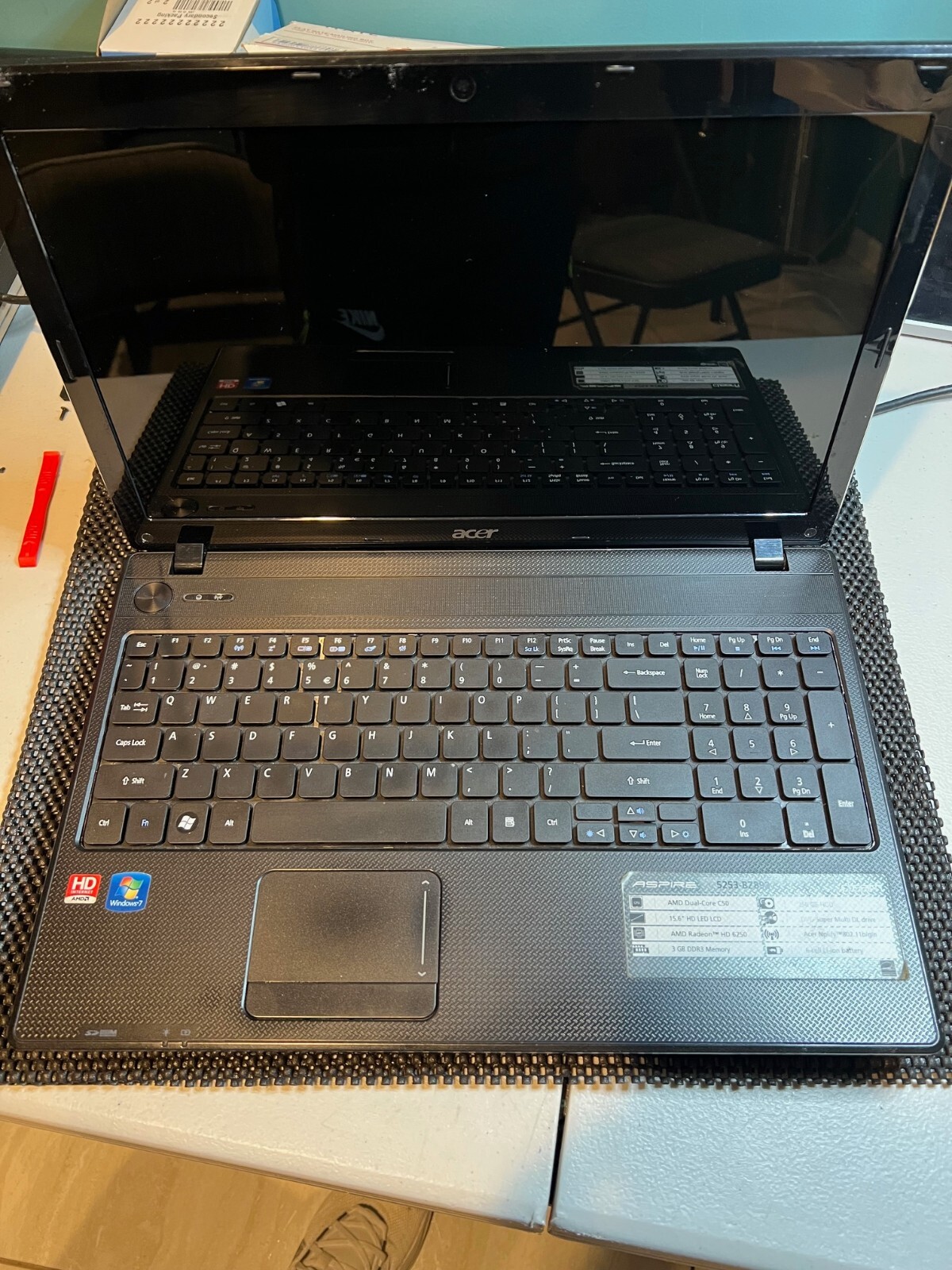Acer Aspire 5253-BZ893 15.6″ Laptop AMD C-Series C-50 1.0GHz NO RAM NO HDD