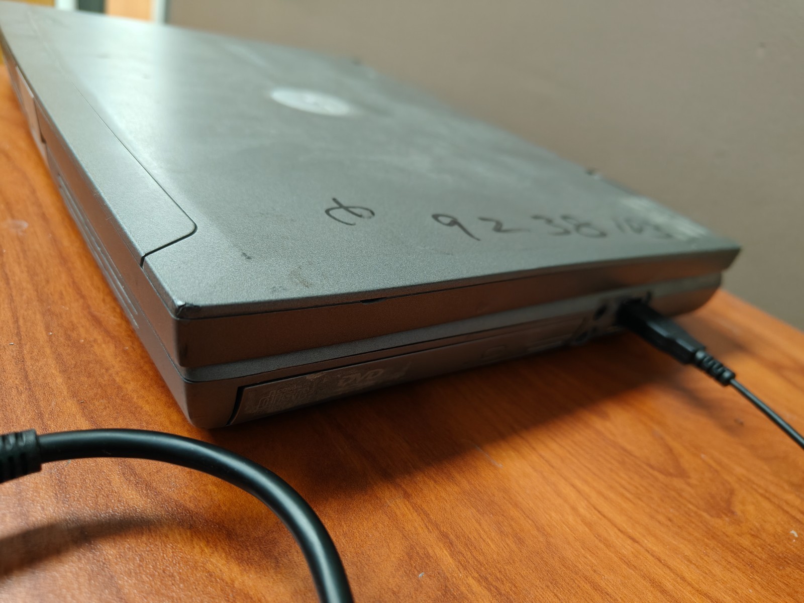 Dell Latitude D810 15.4in 1920×1200 screen AMD X600 Graphic card