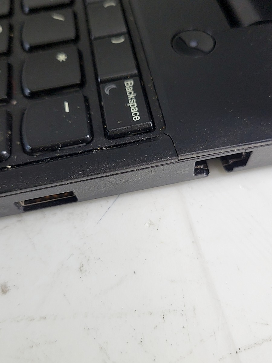 LENOVO THINKPAD E585 Laptop AMD RYZEN 3 3200U 4GB SEE NOTES