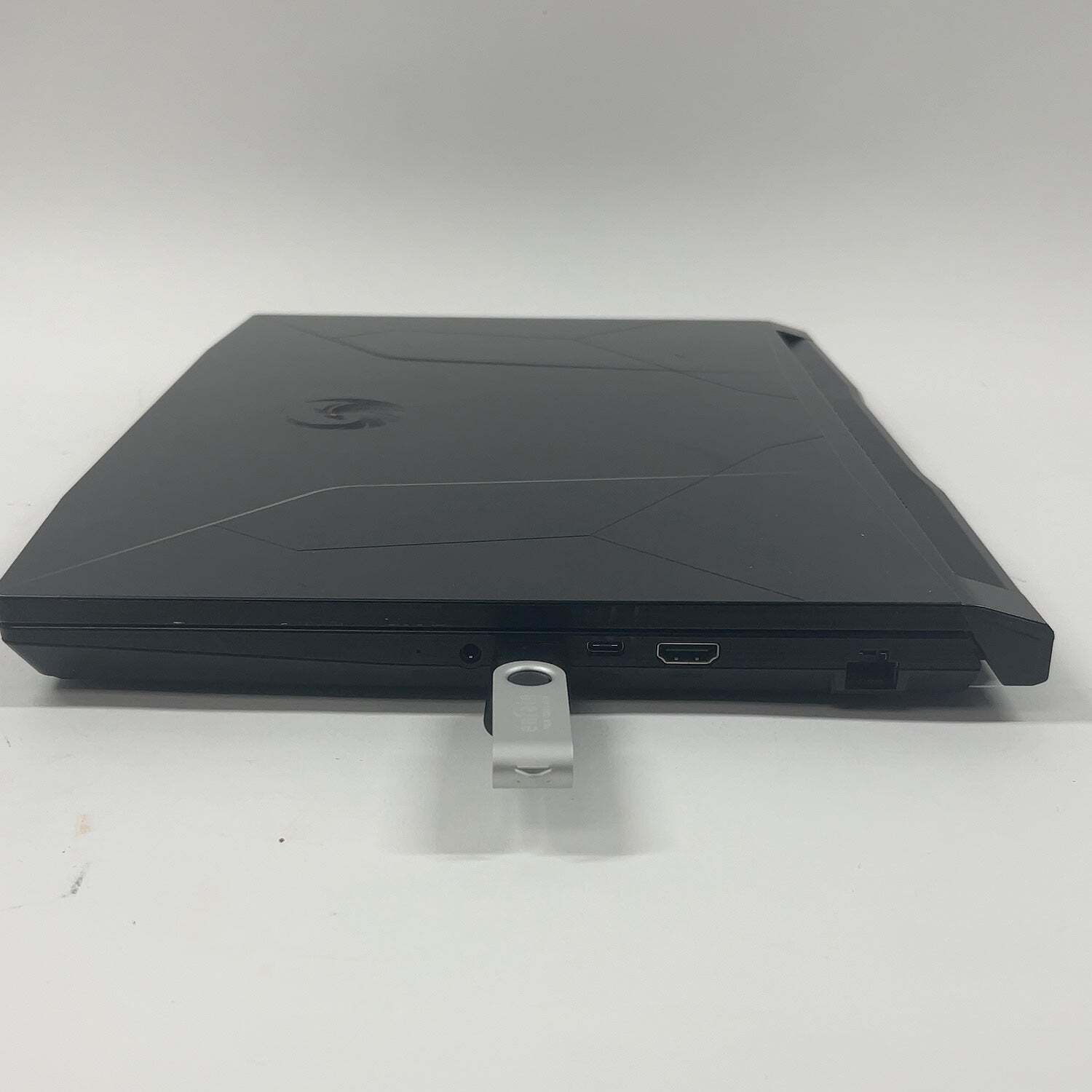 MSI Thin 15 GF63 15.6″ Ryzen 5 753HS 3.3GHz 16GB RAM 512GB GeForce RTX 4050