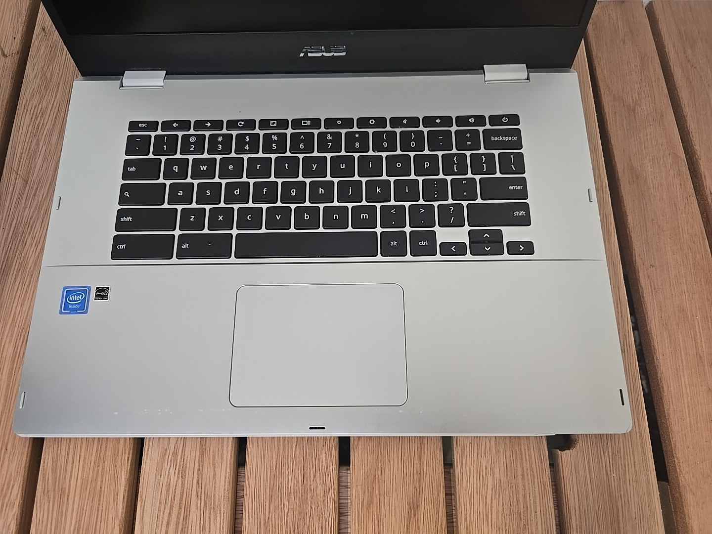 ASUS Chromebook 17.3 inch (32GB, Intel Celeron N4500, 4GB) FOR PARTS ONLY