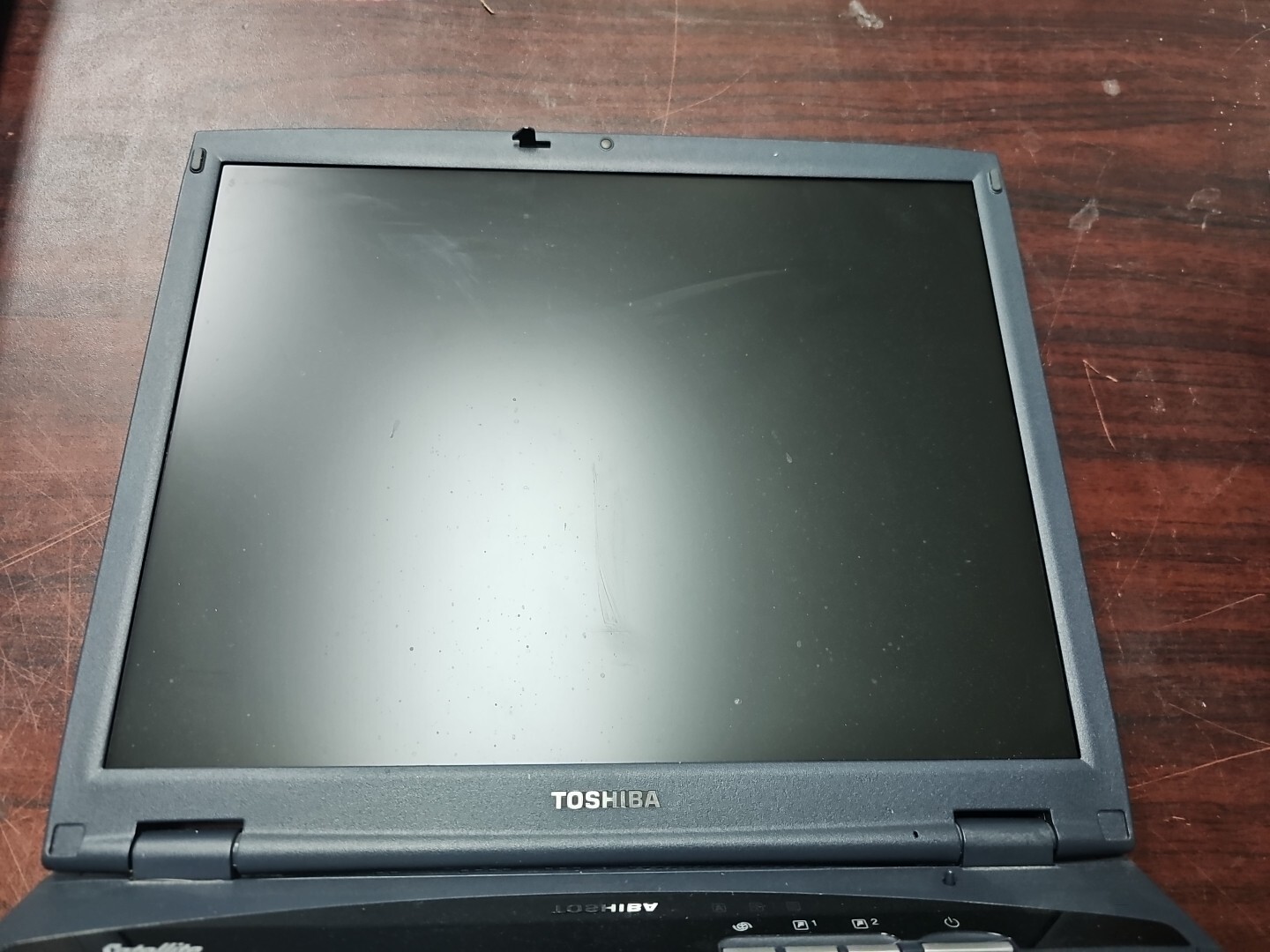 Toshiba Satellite 1800 / Pentium III 256MB RAM No HDD No adapter / * UNTESTED *