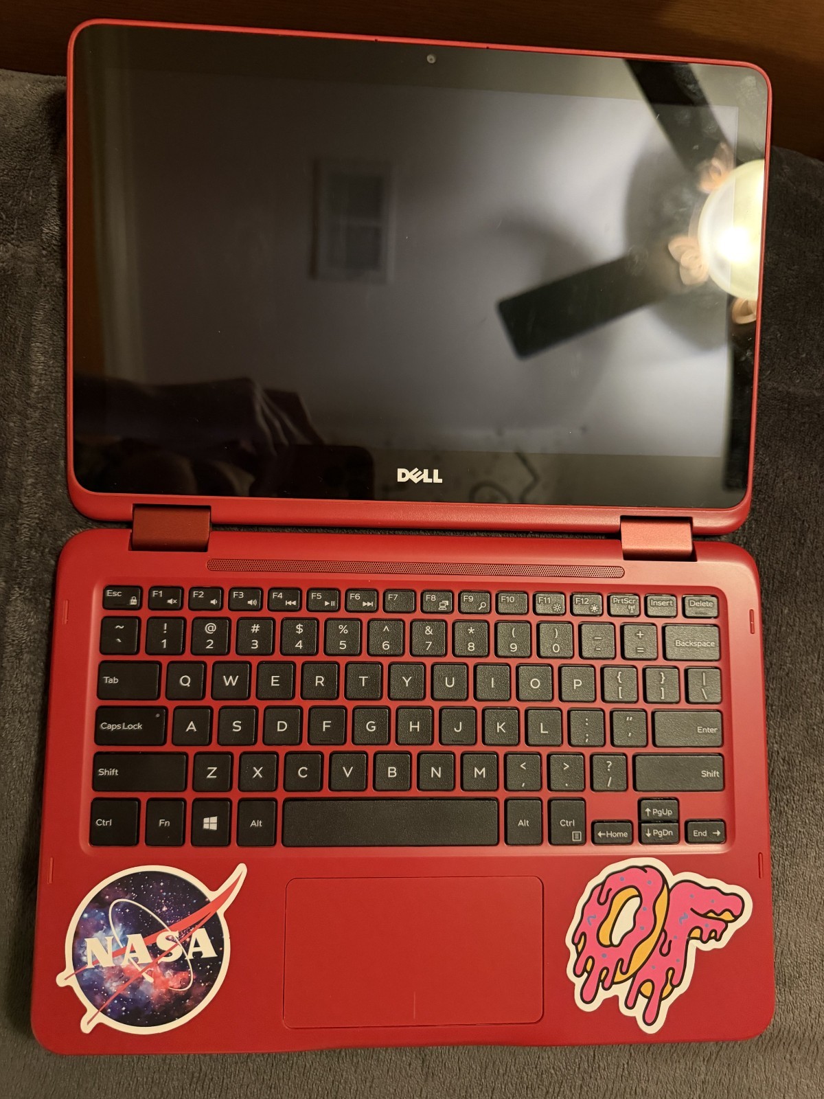 Dell Inspiron 11 3000 11.6 in (32GB, Intel Celeron N, 1.60GHz) Laptop – Red