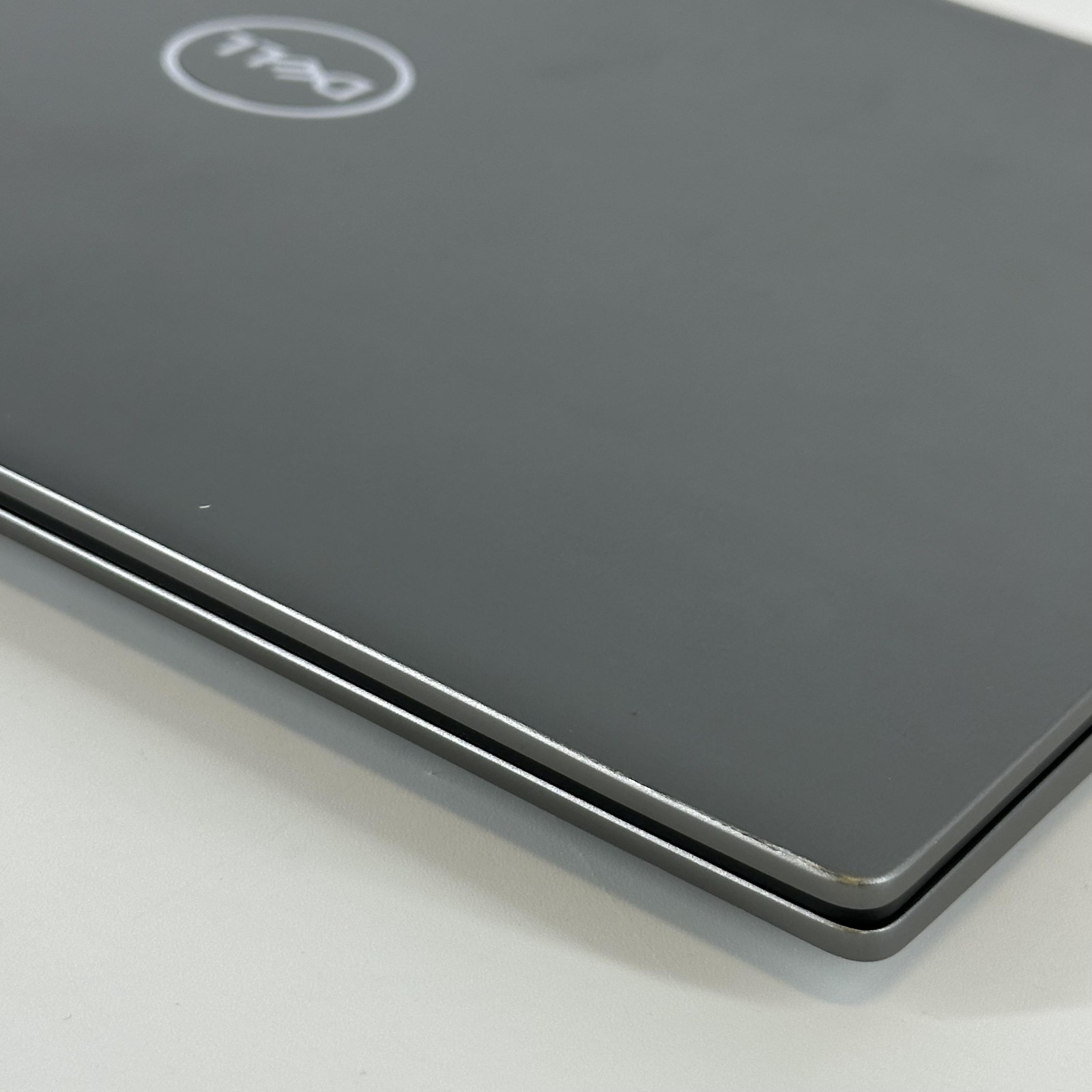 Dell Latitude 7450 14 QHD+ TOUCH 3.8 GHz Ultra 7 165H 32GB 256GB SSD Very Good