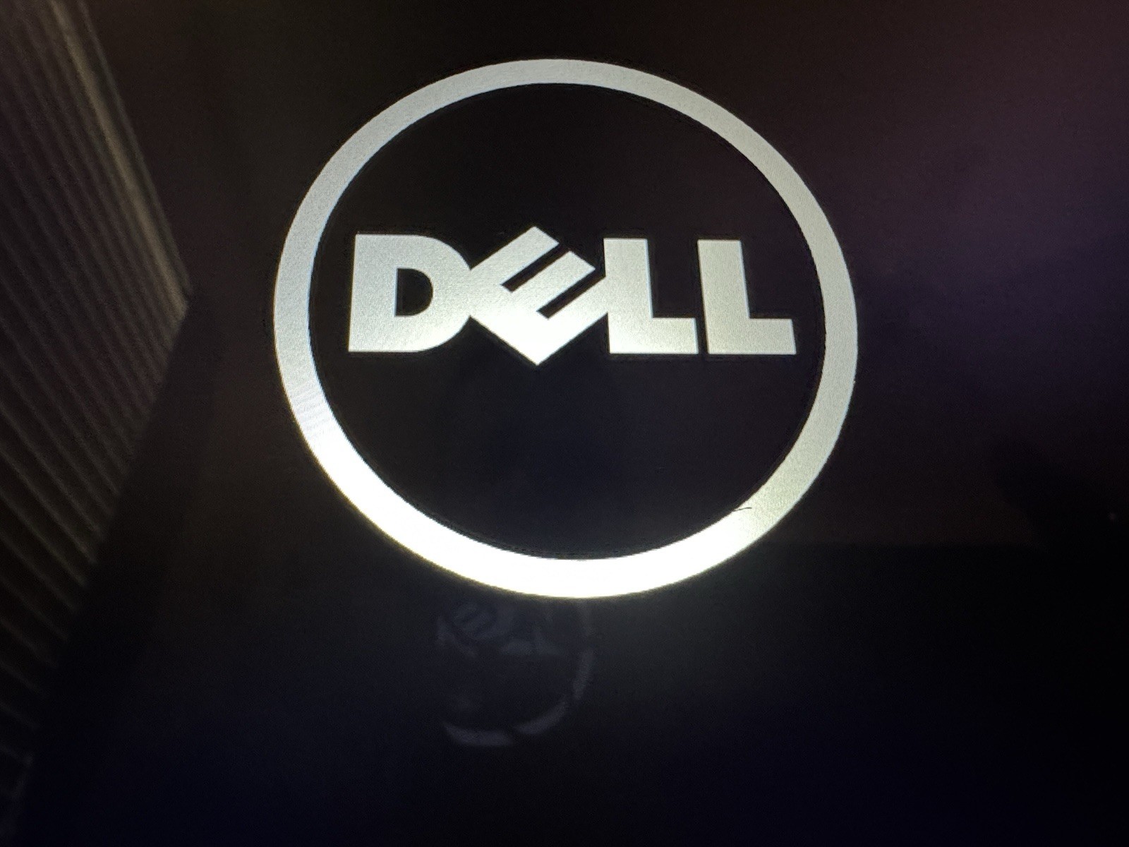 Dell Inspiron 15 7579 2-in-1 15.6” FHD Touch i7-7500U 12GB Ram 500gb HD Linux OS