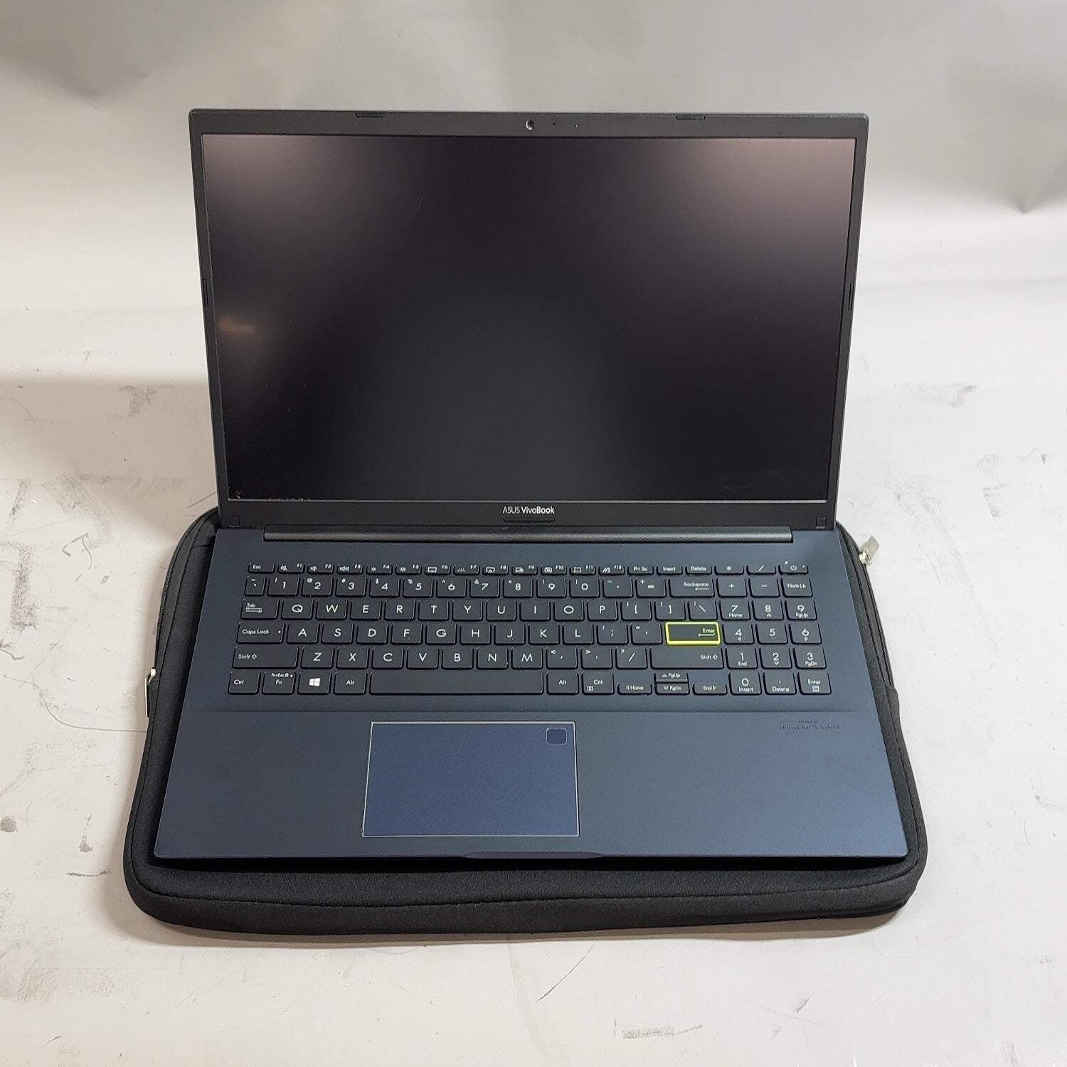 Asus vivobook F513E F513E 13.3″ 2.5GHz SSD 16GB SSD